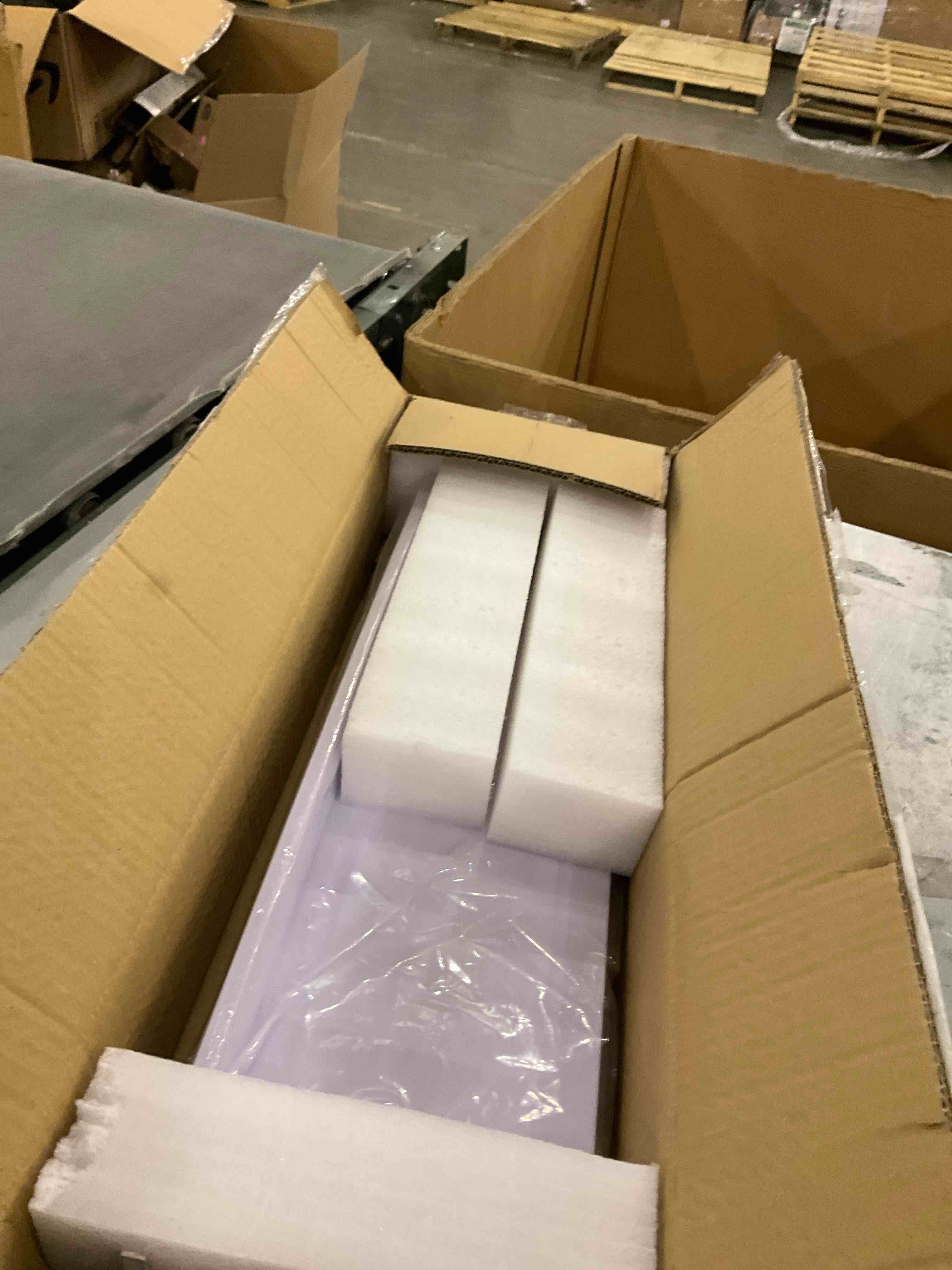 https://s3.amazonaws.com/lotting-images-prod/bidfta/PPE2574043_1745519646410.jpeg