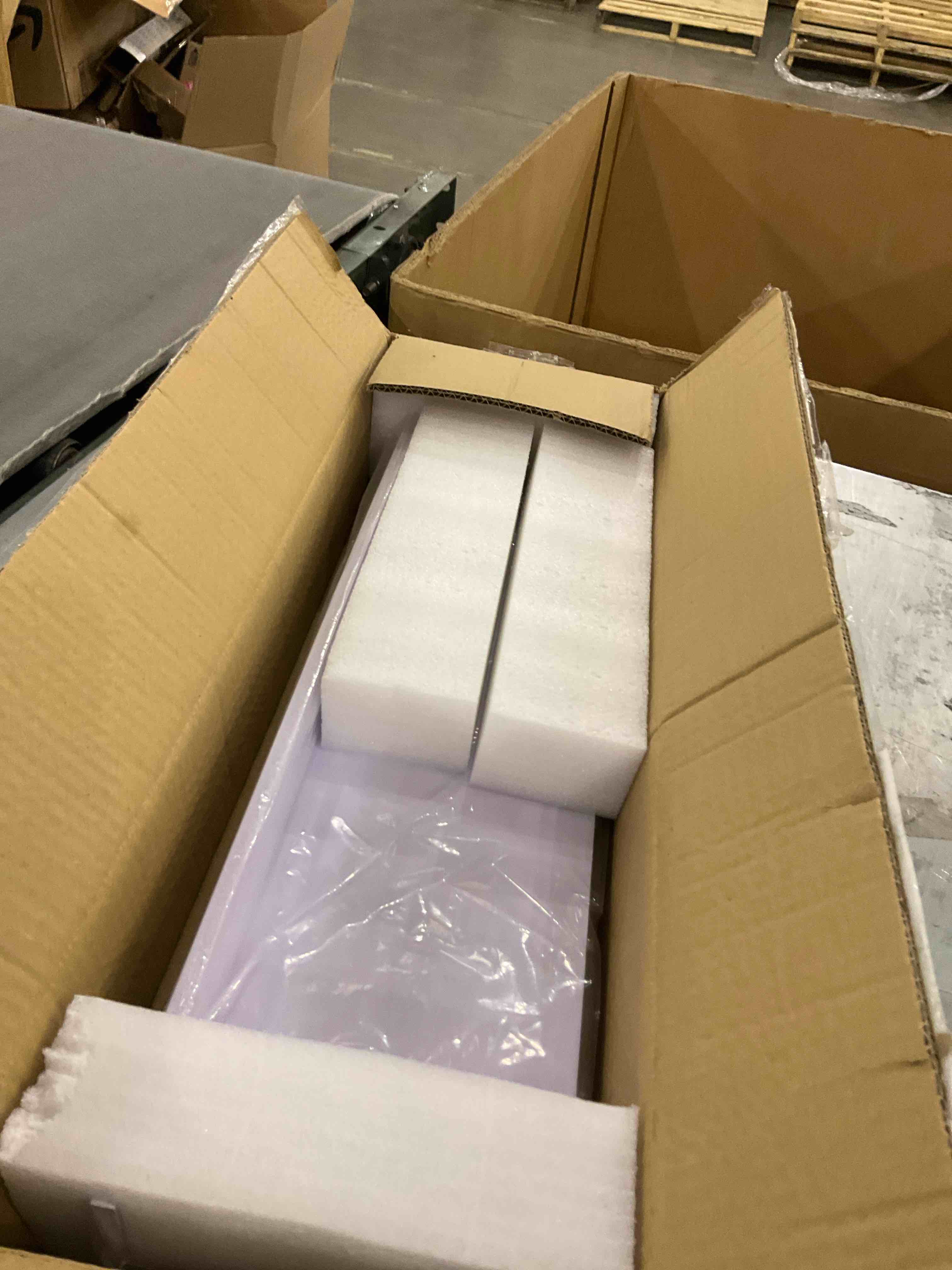https://s3.amazonaws.com/lotting-images-prod/bidfta/PPE2574043_1745519647421.jpeg