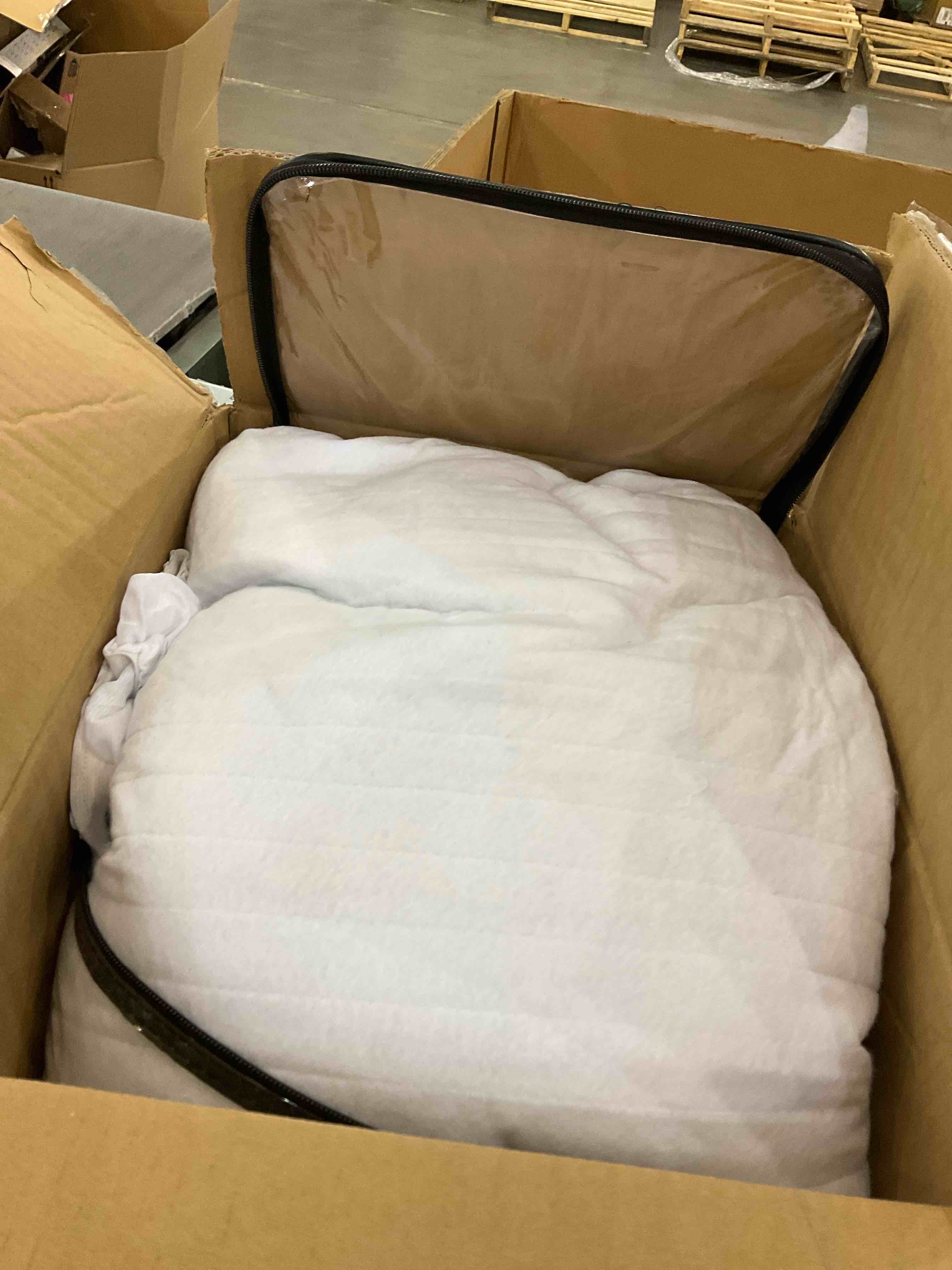 https://s3.amazonaws.com/lotting-images-prod/bidfta/PPE2574071_1745520813902.jpeg