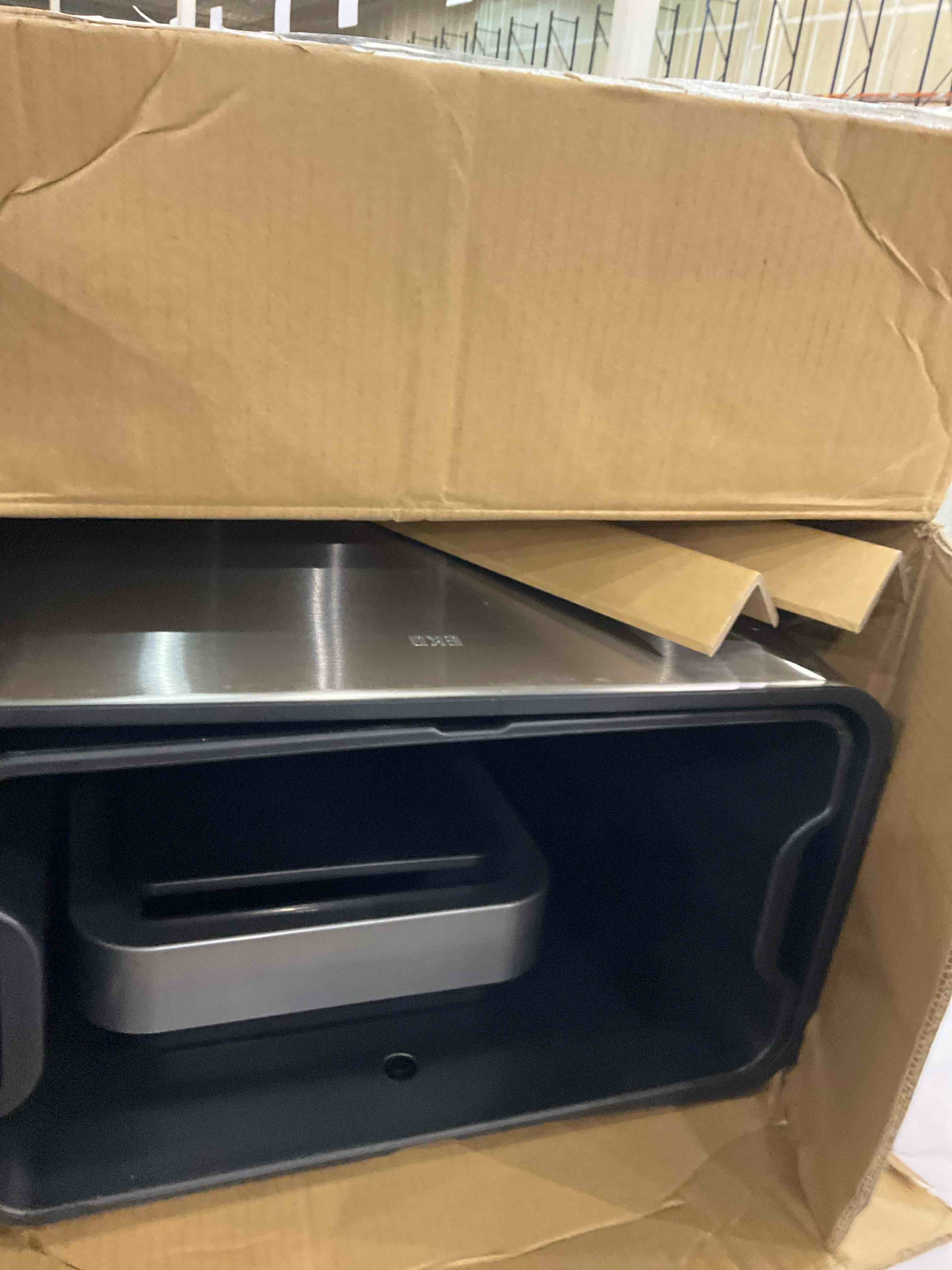 https://s3.amazonaws.com/lotting-images-prod/bidfta/PPE2574111_1745581883586.jpeg