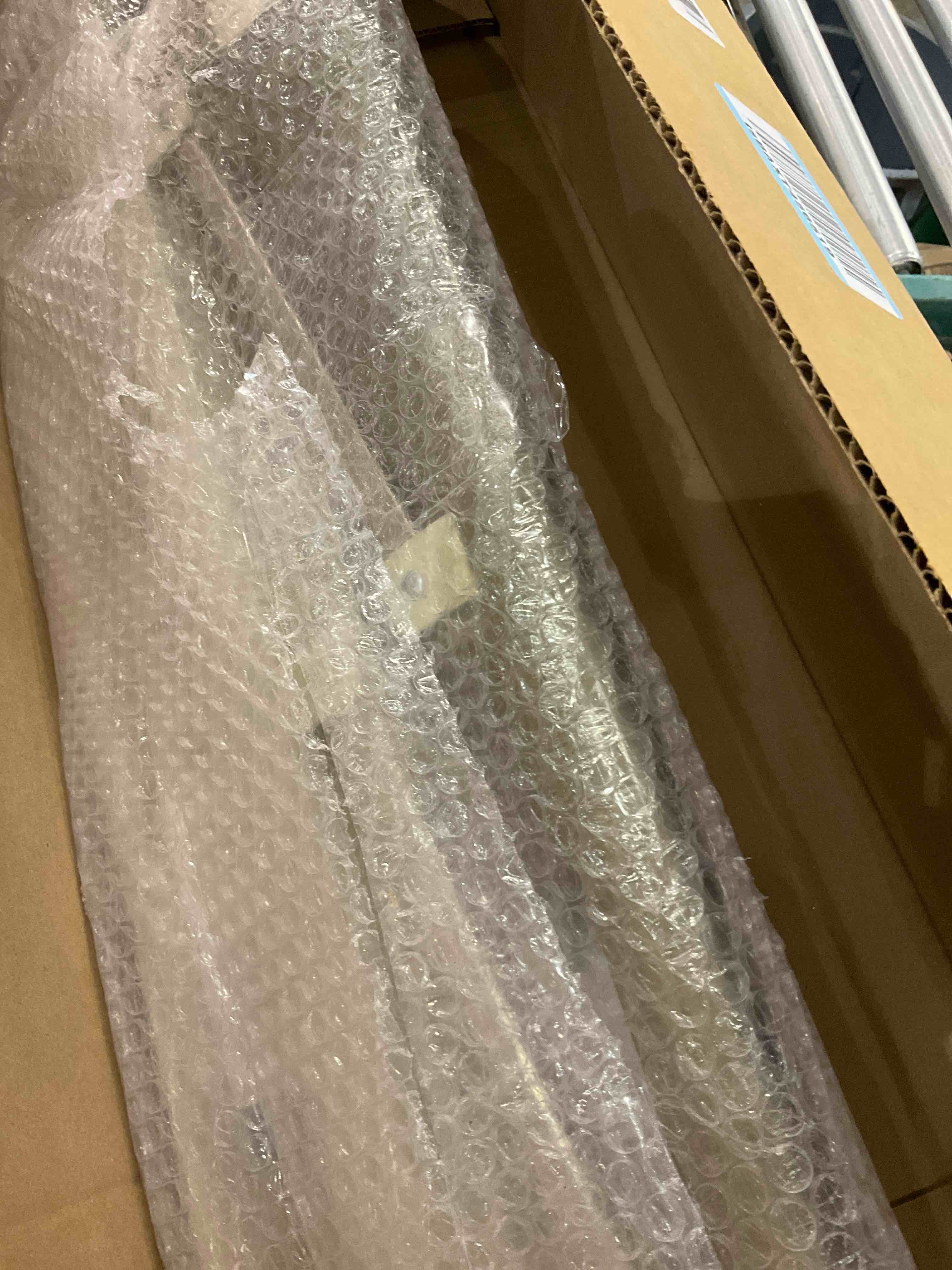 https://s3.amazonaws.com/lotting-images-prod/bidfta/PPE2574410_1745600747941.jpeg