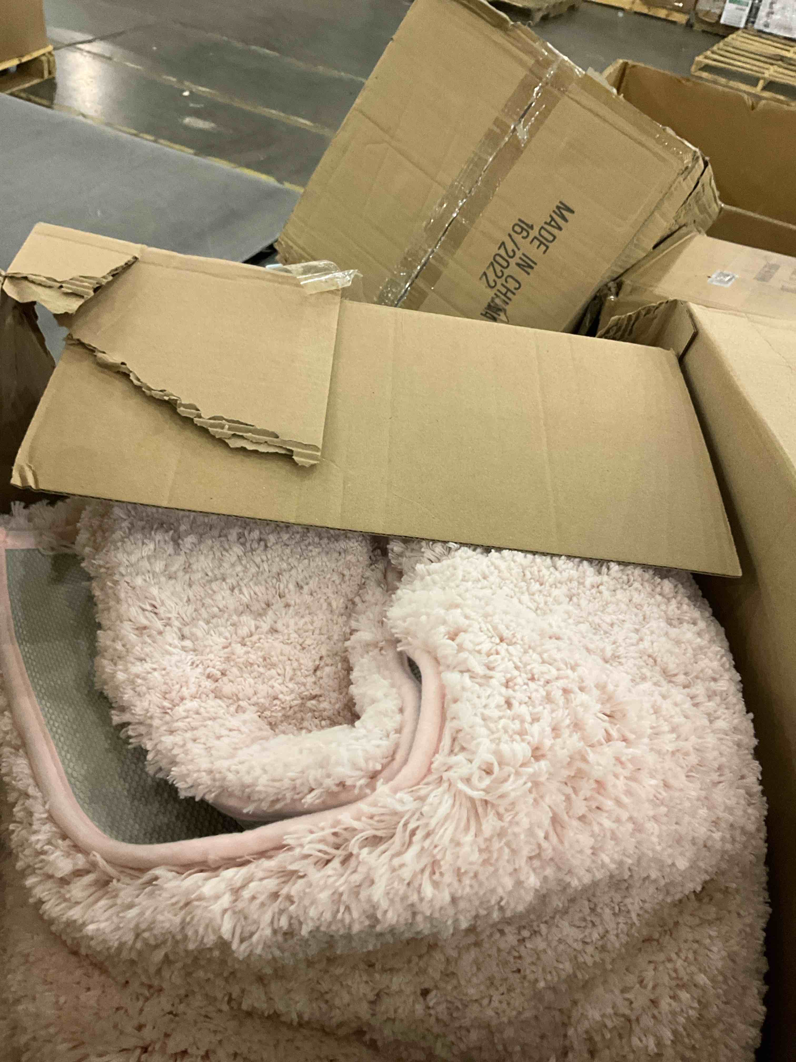 https://s3.amazonaws.com/lotting-images-prod/bidfta/PPE2574418_1745605515513.jpeg