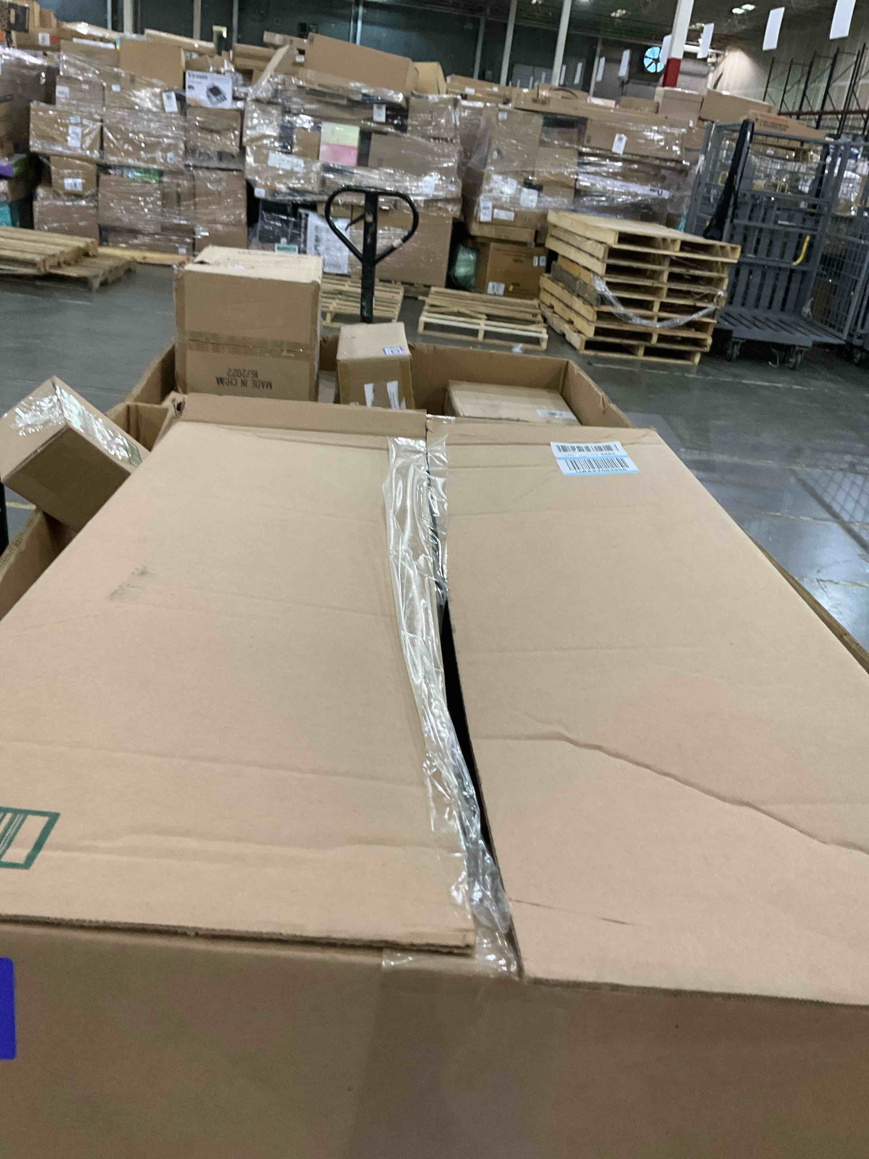 https://s3.amazonaws.com/lotting-images-prod/bidfta/PPE2574425_1745605933787.jpeg