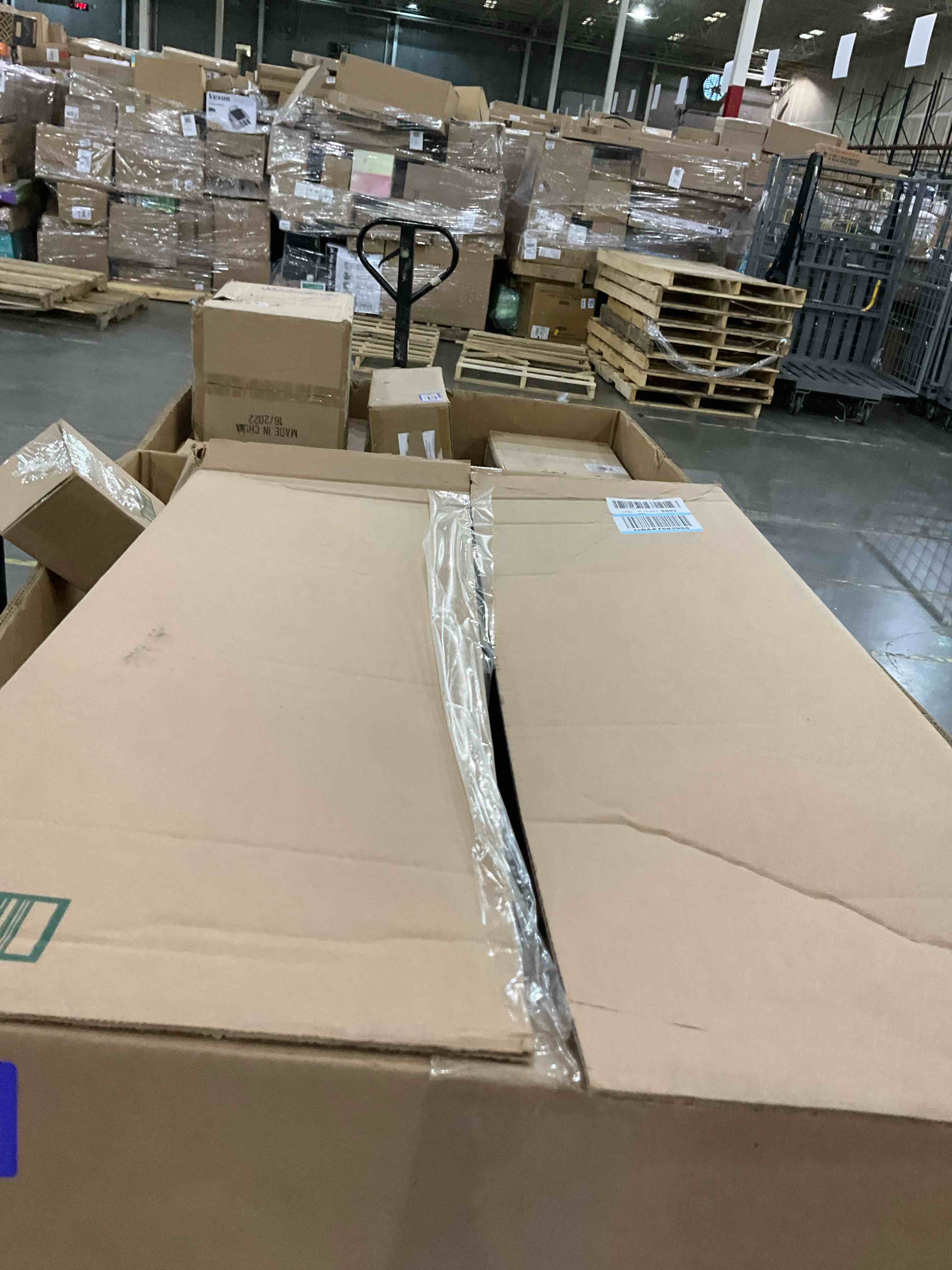 https://s3.amazonaws.com/lotting-images-prod/bidfta/PPE2574425_1745605934857.jpeg