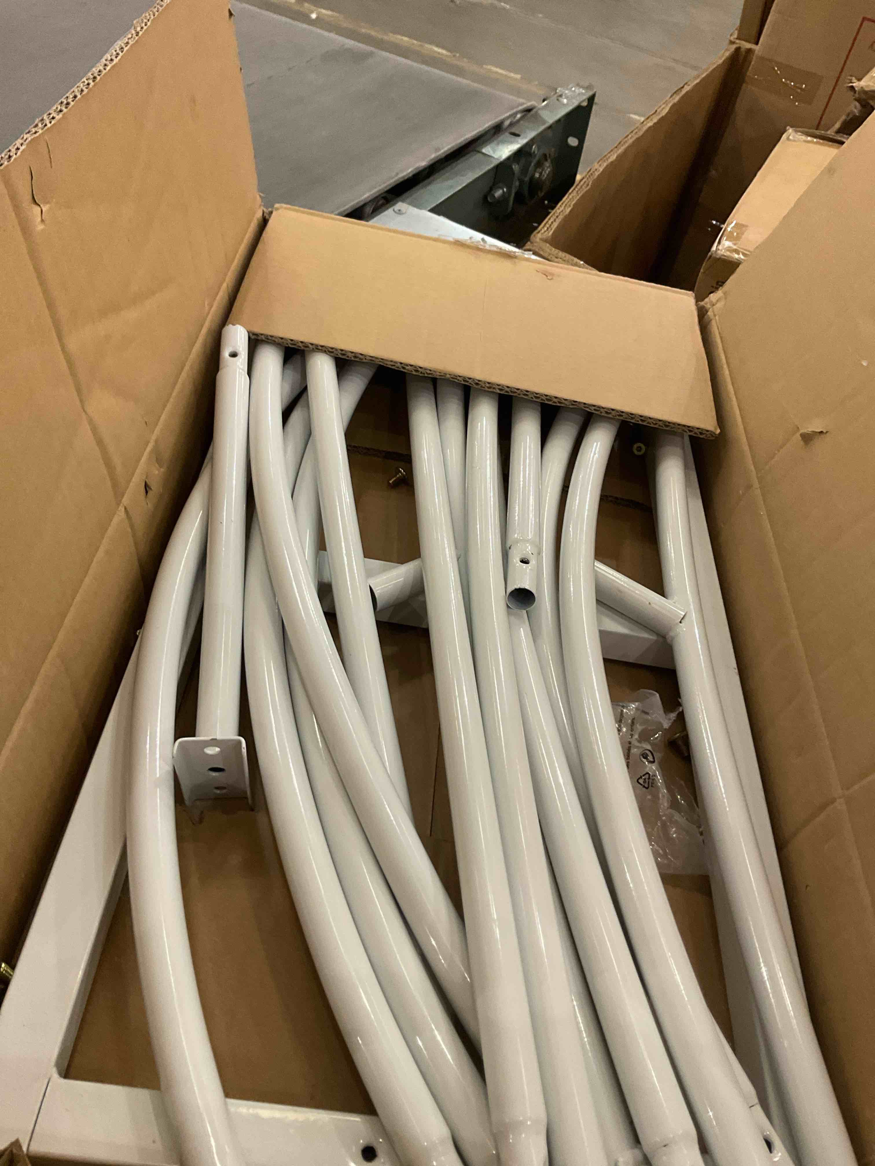 https://s3.amazonaws.com/lotting-images-prod/bidfta/PPE2574443_1745850690091.jpeg