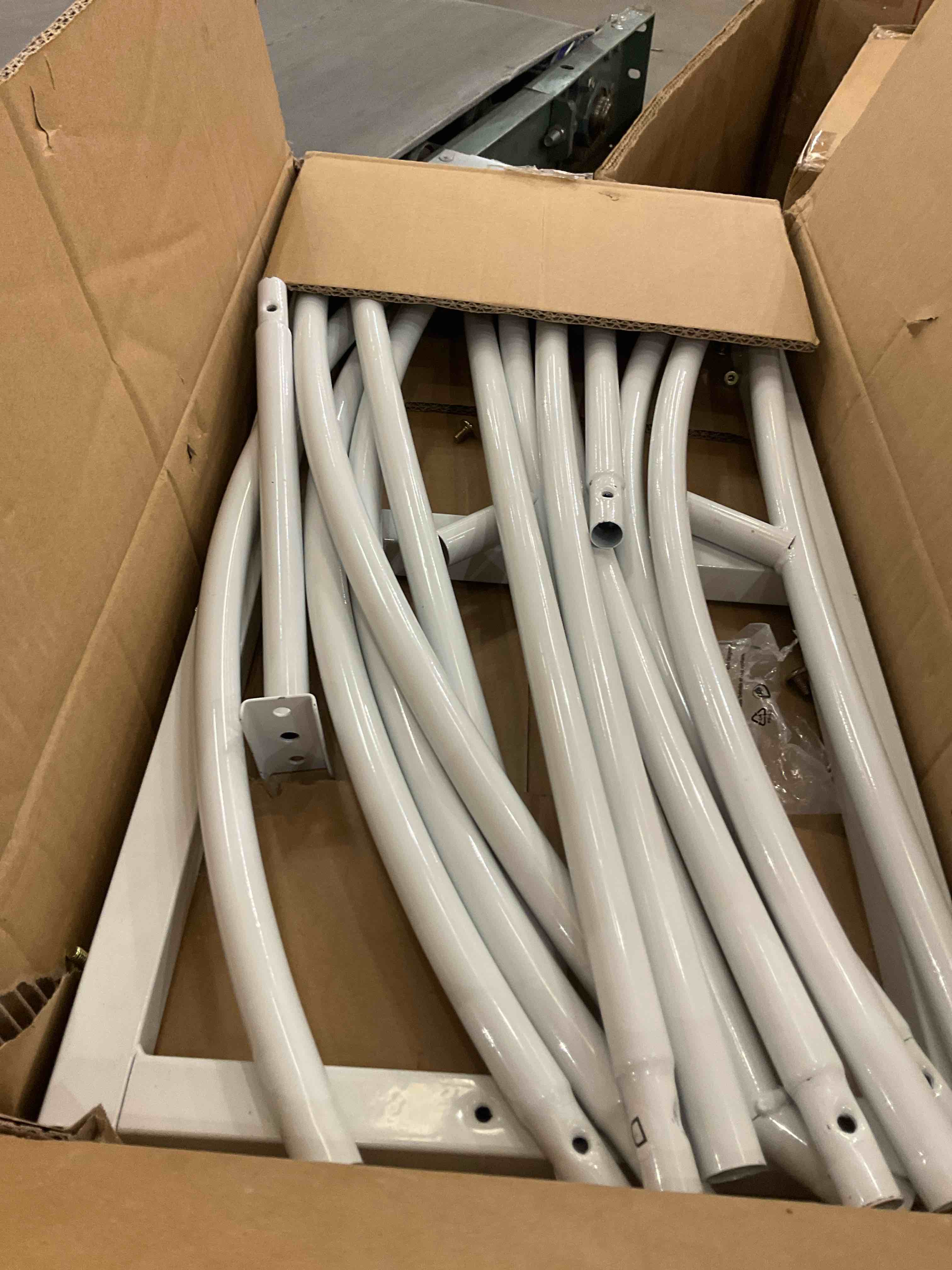 https://s3.amazonaws.com/lotting-images-prod/bidfta/PPE2574443_1745850691248.jpeg