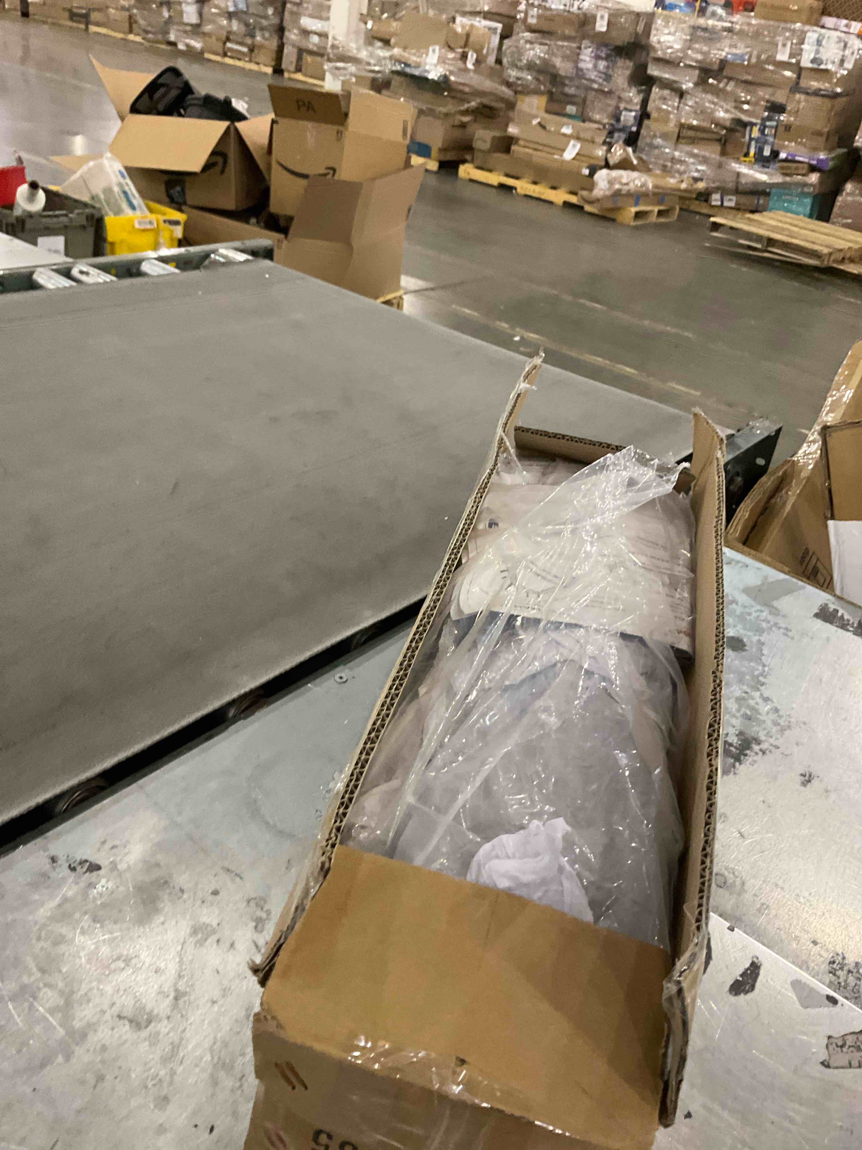 https://s3.amazonaws.com/lotting-images-prod/bidfta/PPE2574475_1745607904191.jpeg