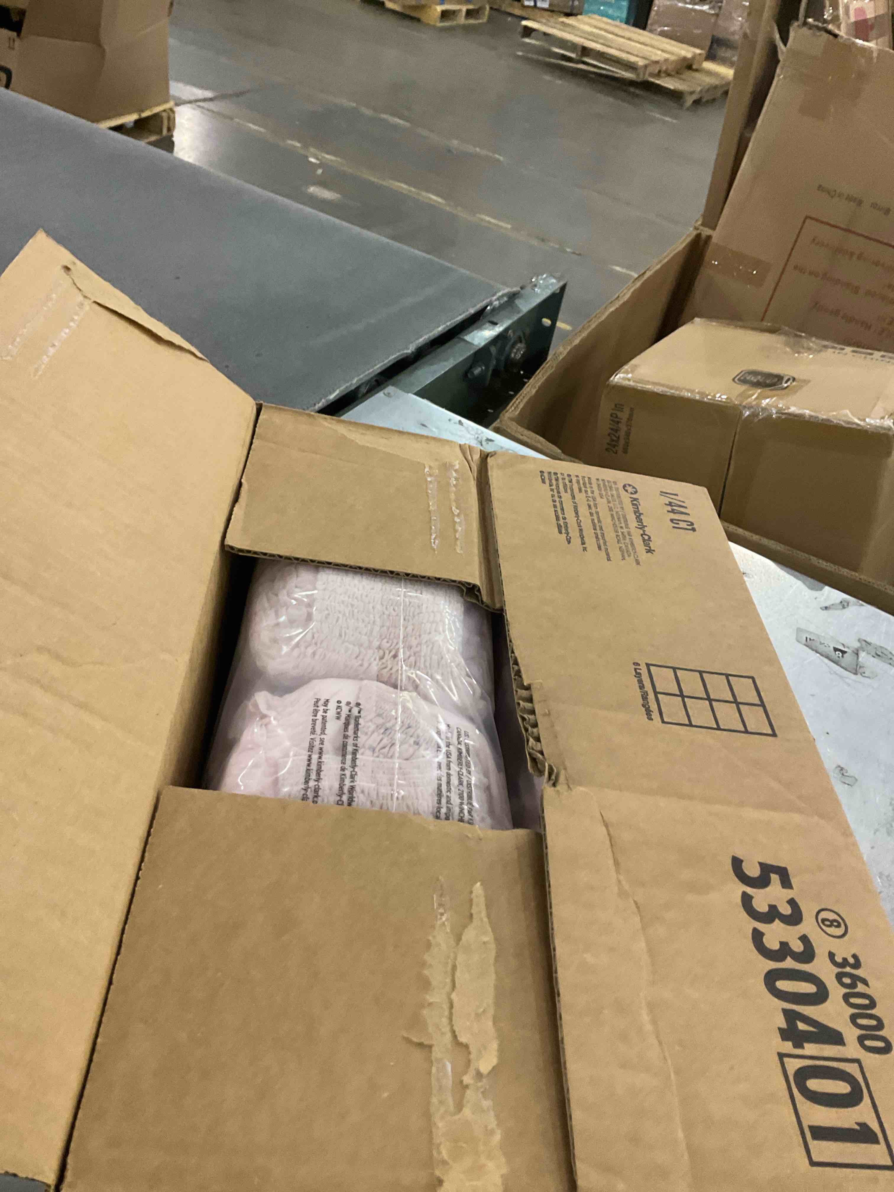 https://s3.amazonaws.com/lotting-images-prod/bidfta/PPE2574554_1745843517329.jpeg