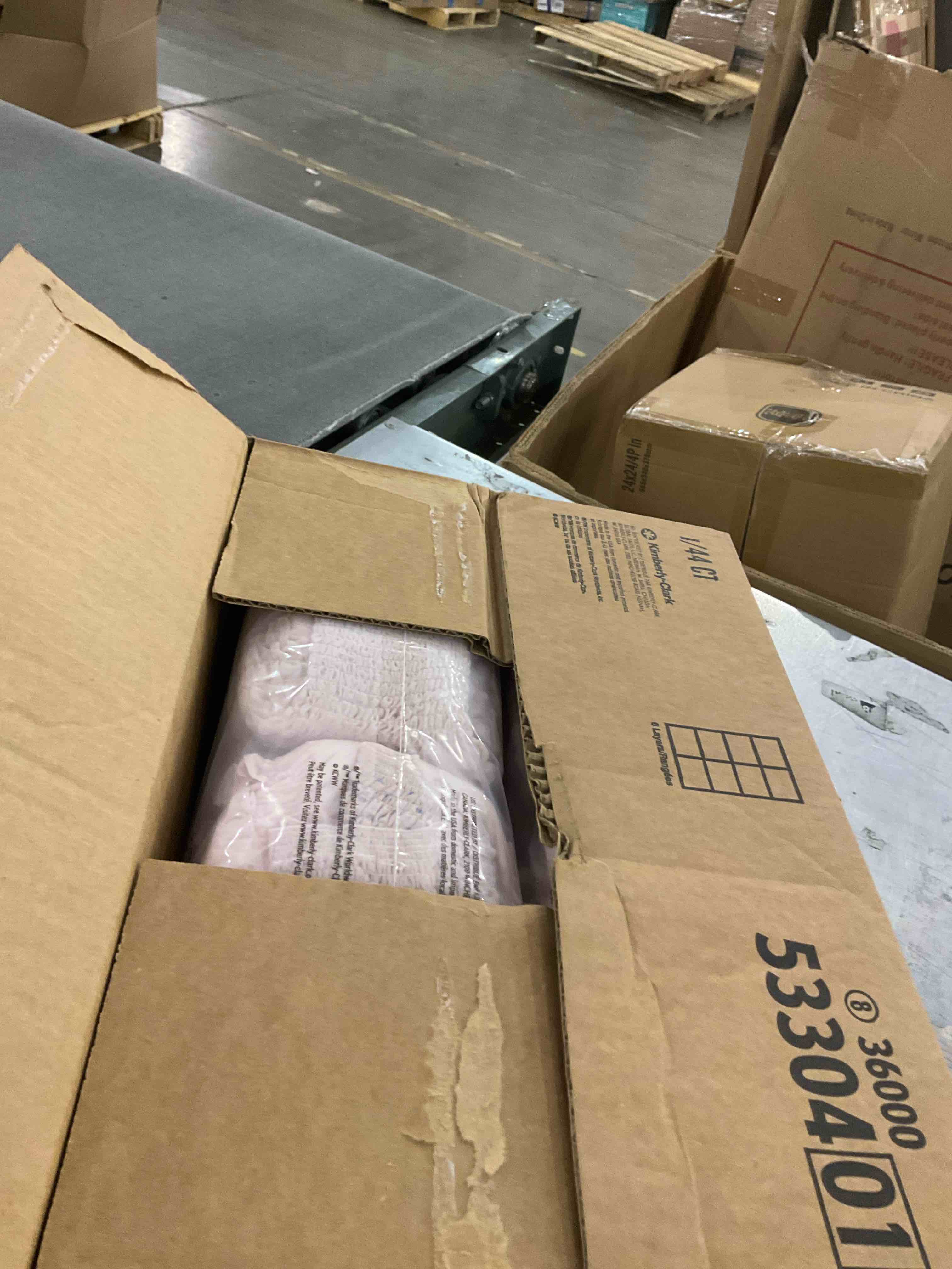 https://s3.amazonaws.com/lotting-images-prod/bidfta/PPE2574554_1745843518382.jpeg