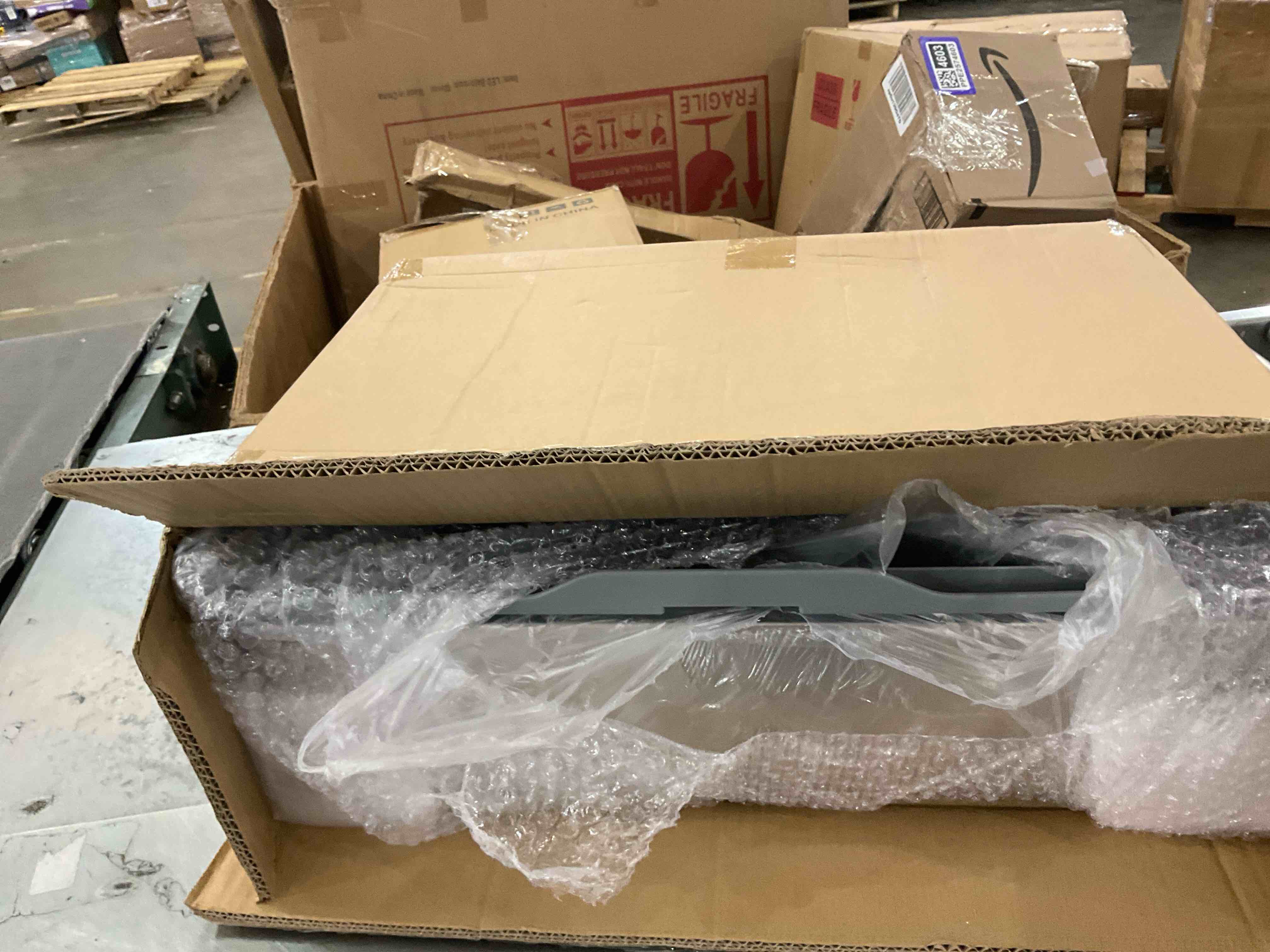 https://s3.amazonaws.com/lotting-images-prod/bidfta/PPE2574700_1745851202092.jpeg