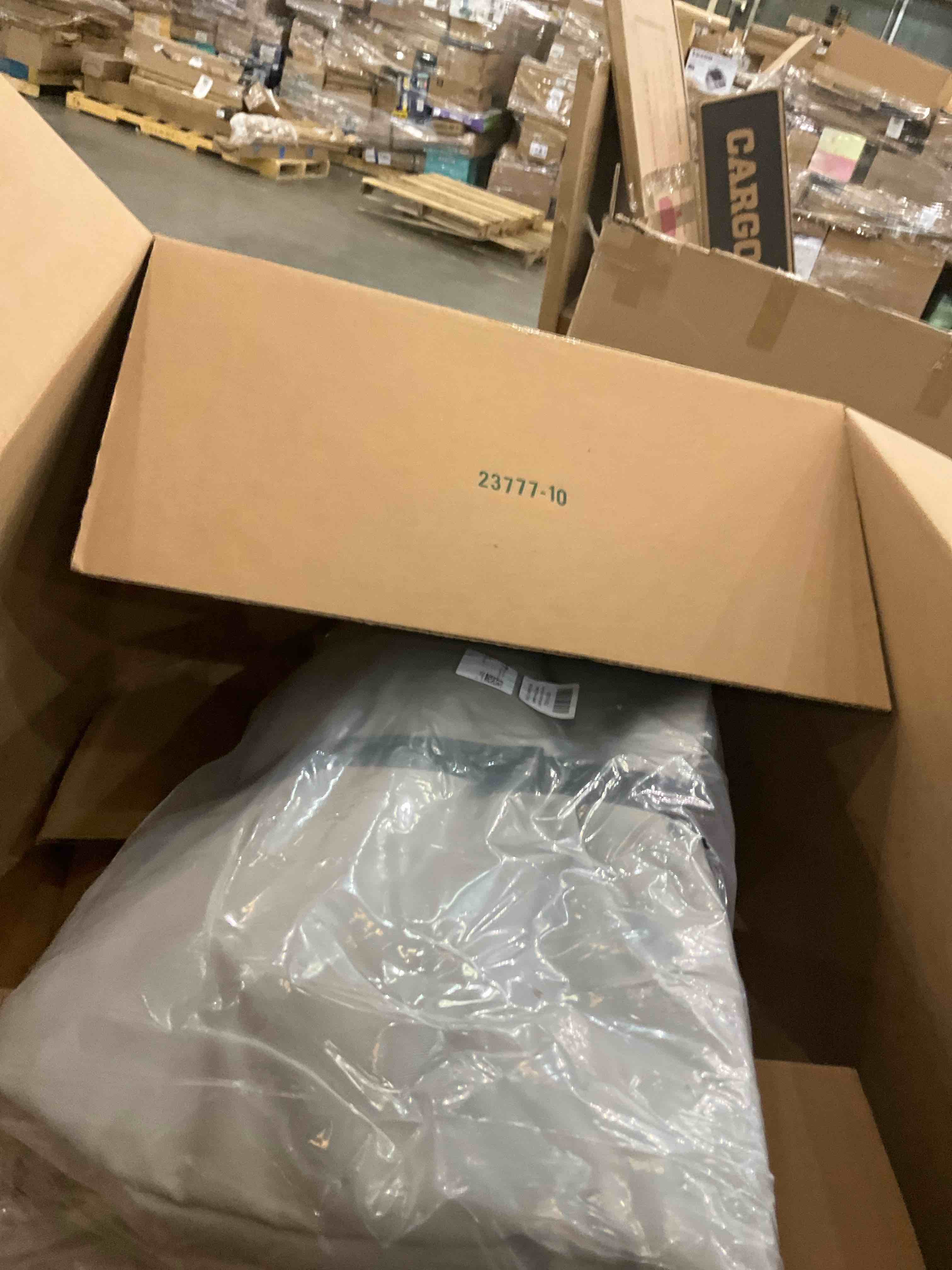 https://s3.amazonaws.com/lotting-images-prod/bidfta/PPE2574701_1745851129912.jpeg