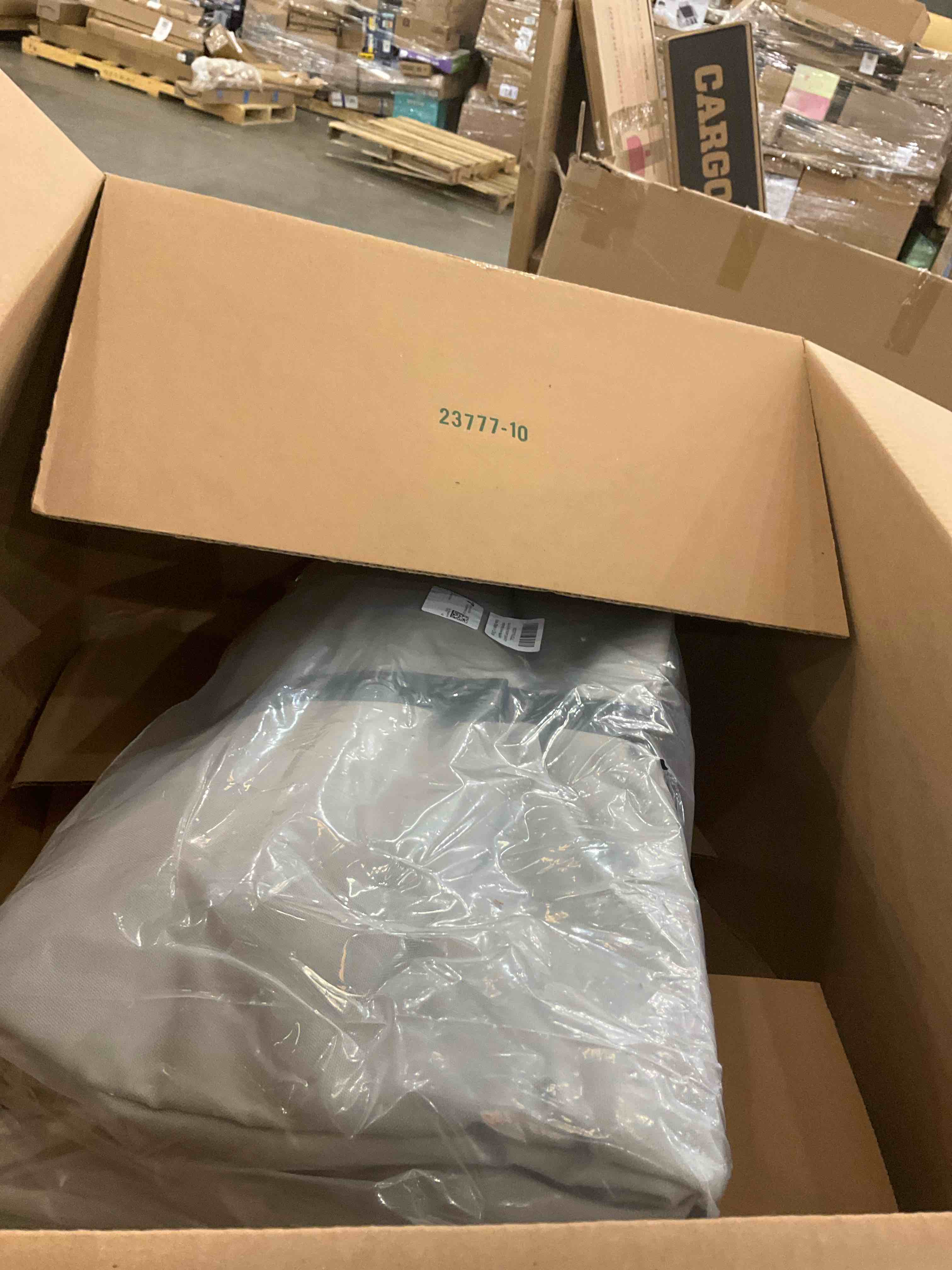 https://s3.amazonaws.com/lotting-images-prod/bidfta/PPE2574701_1745851130979.jpeg