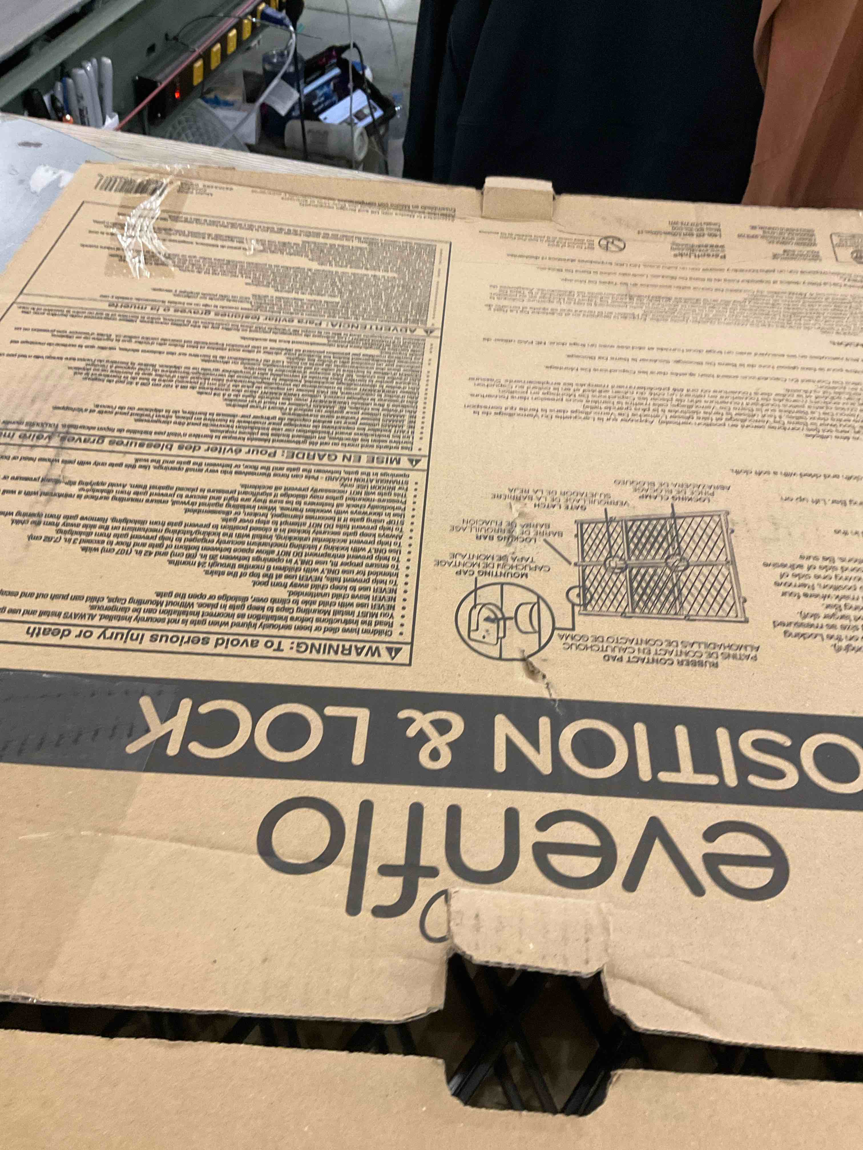 https://s3.amazonaws.com/lotting-images-prod/bidfta/PPE2574807_1745852756700.jpeg