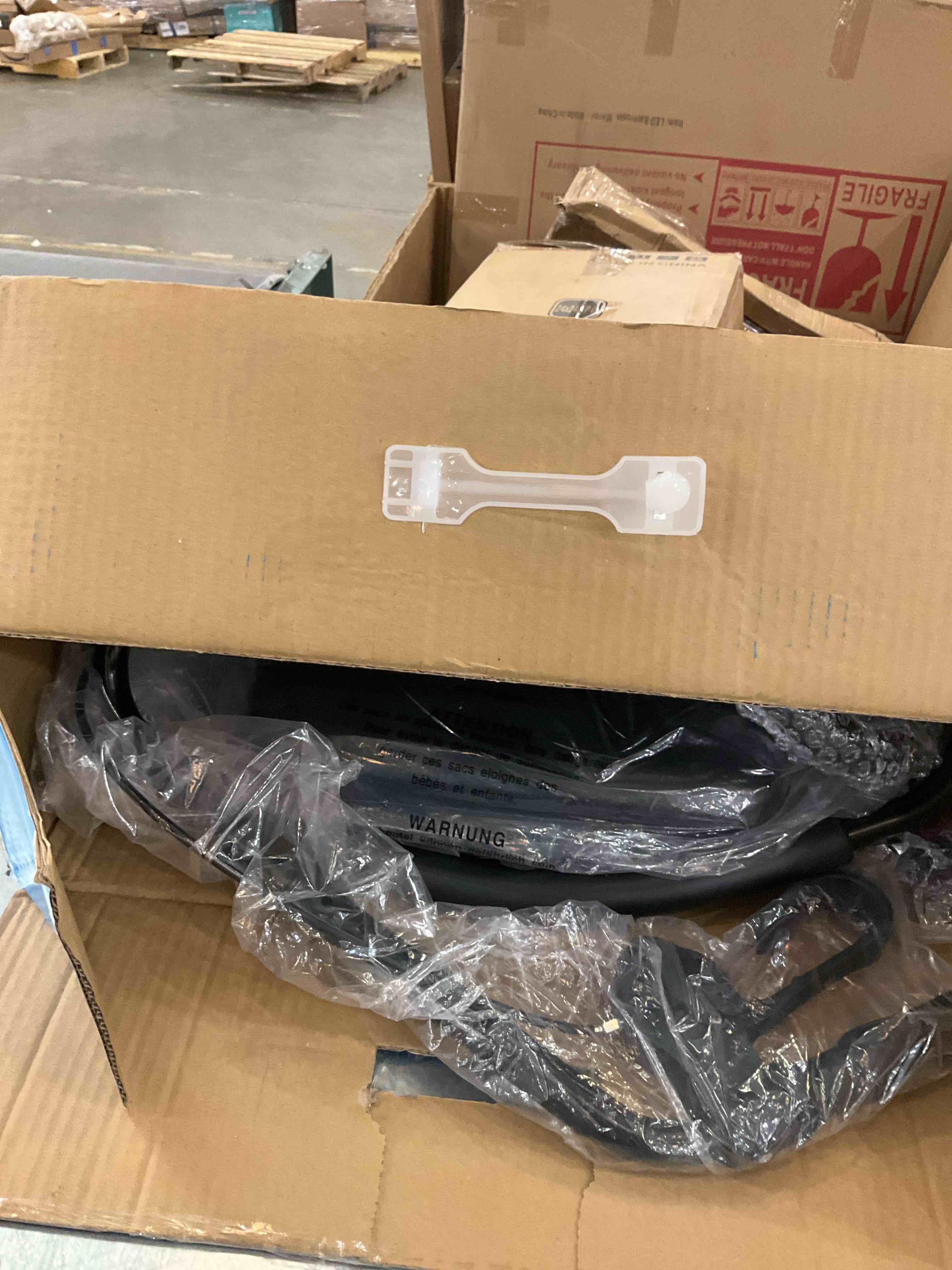 https://s3.amazonaws.com/lotting-images-prod/bidfta/PPE2574820_1745859180455.jpeg