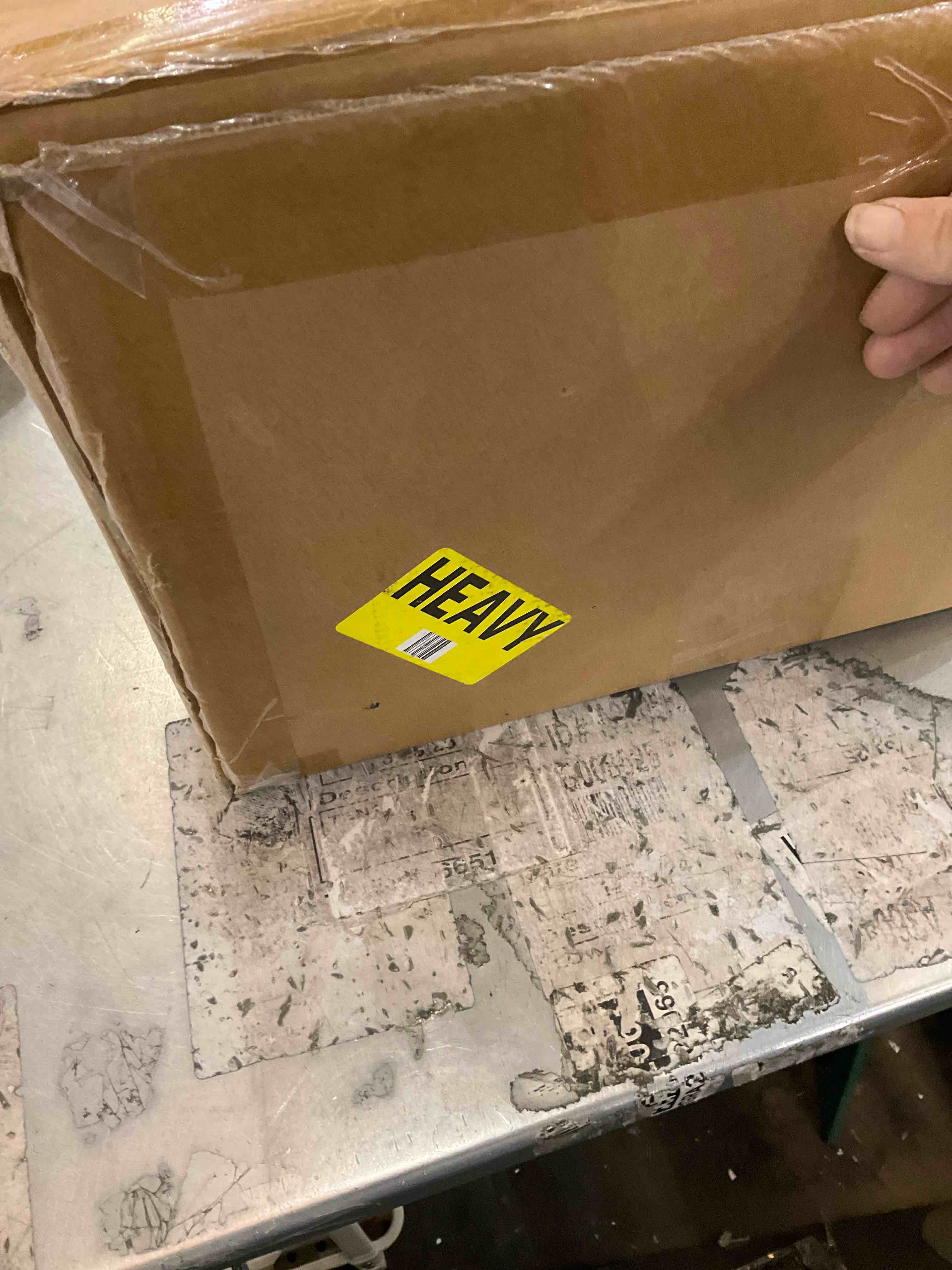 https://s3.amazonaws.com/lotting-images-prod/bidfta/PPE2574842_1745853202993.jpeg