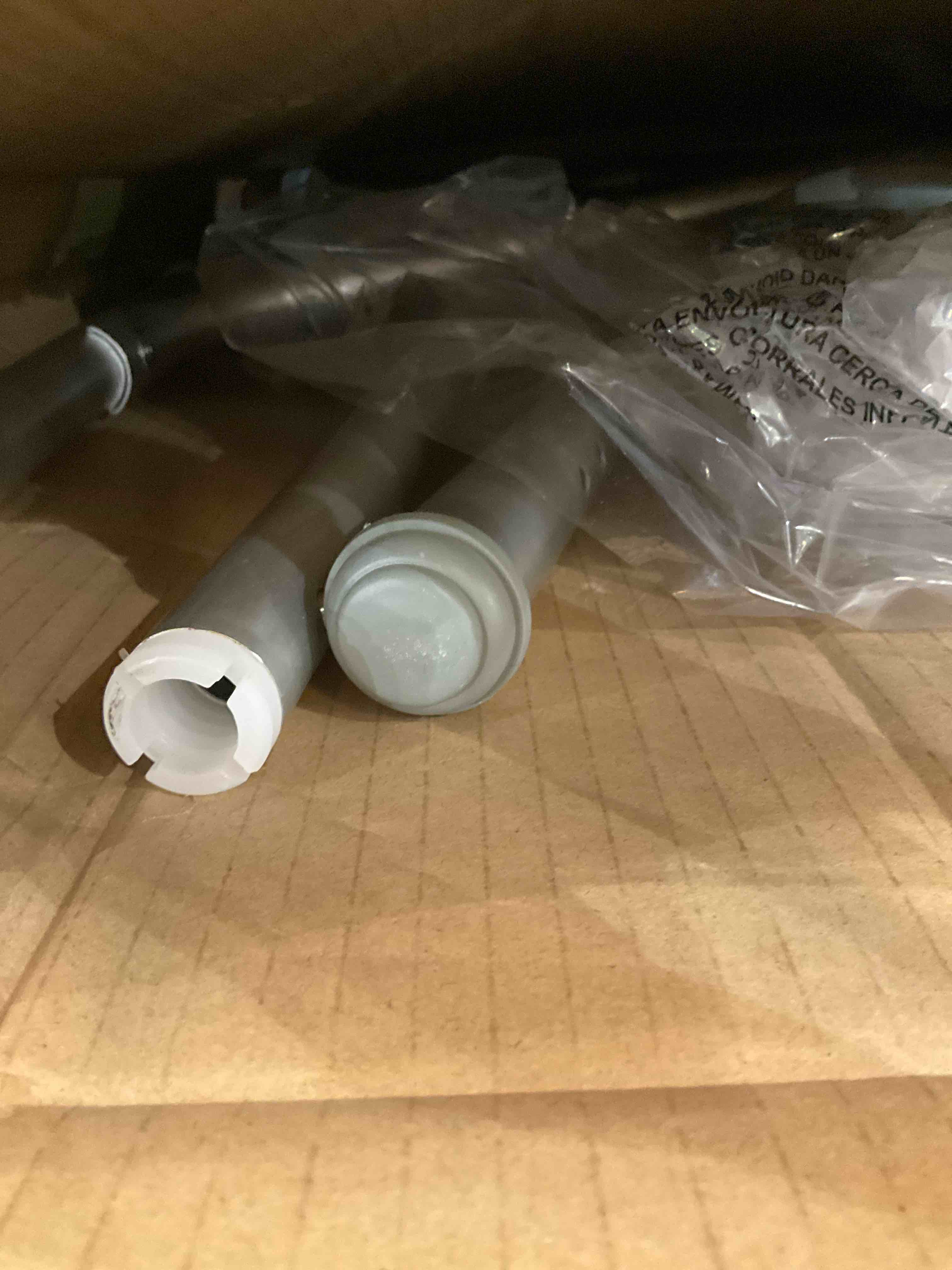 https://s3.amazonaws.com/lotting-images-prod/bidfta/PPE2574849_1745864380578.jpeg