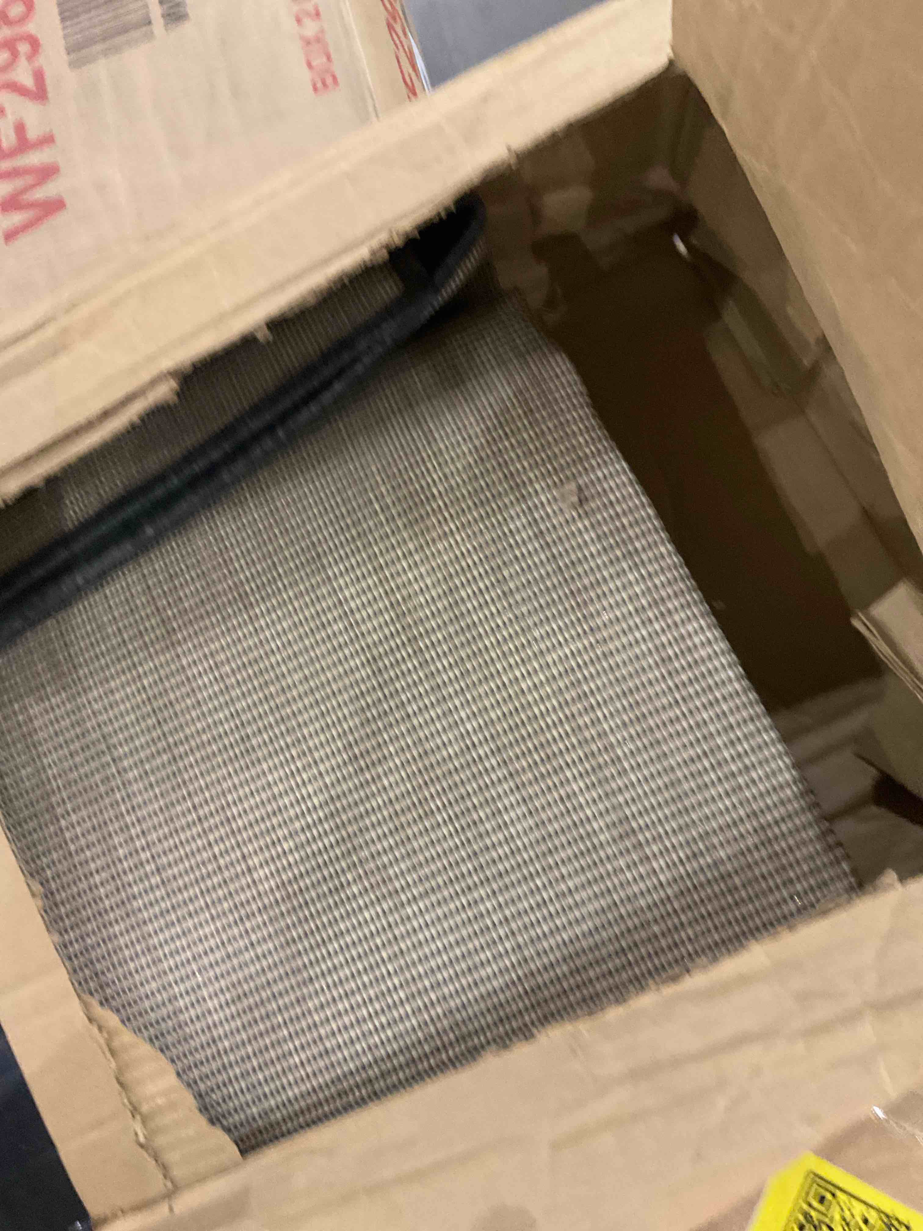 https://s3.amazonaws.com/lotting-images-prod/bidfta/PPE2575491_1744976919207.jpeg