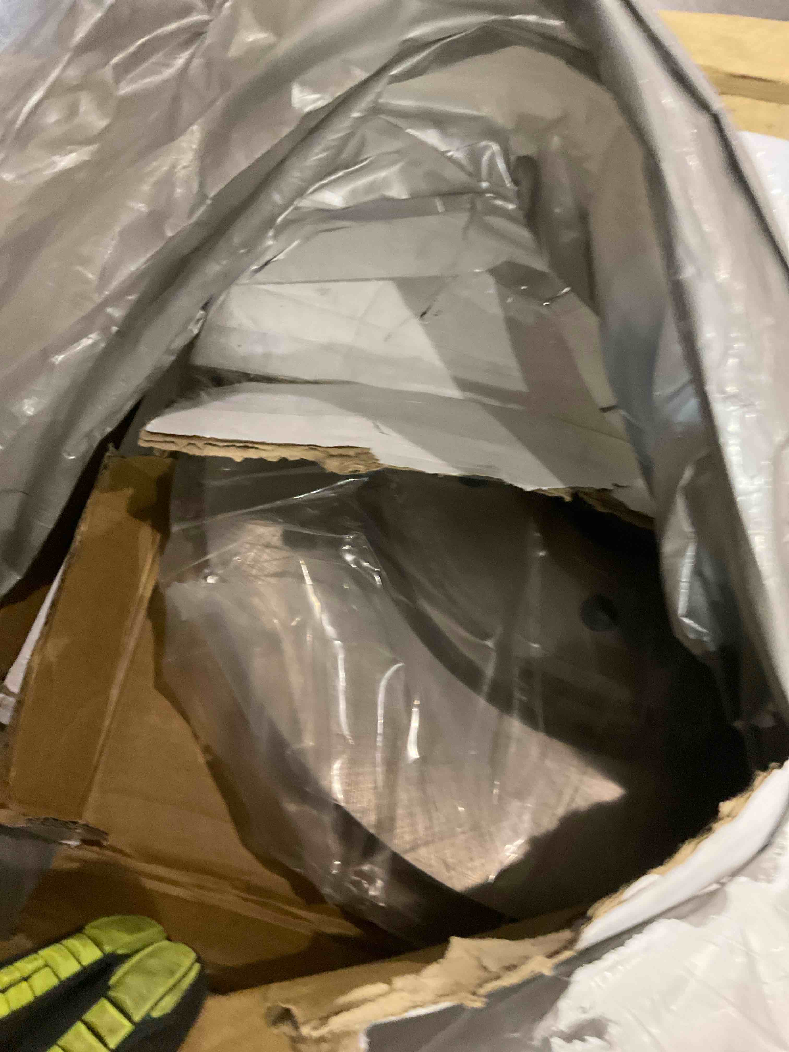 https://s3.amazonaws.com/lotting-images-prod/bidfta/PPE2575719_1745320778038.jpeg