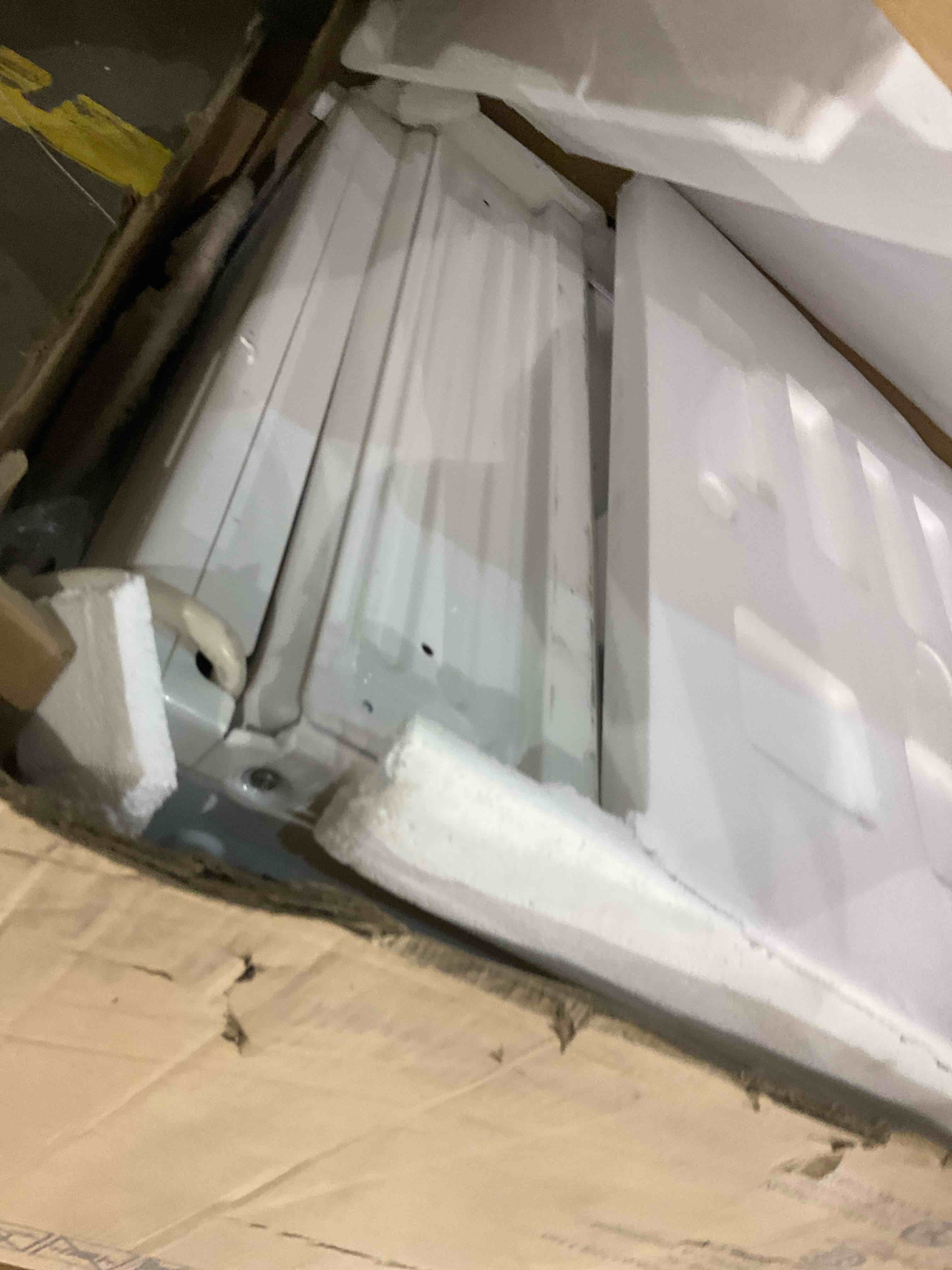 https://s3.amazonaws.com/lotting-images-prod/bidfta/PPE2575743_1745322405440.jpeg
