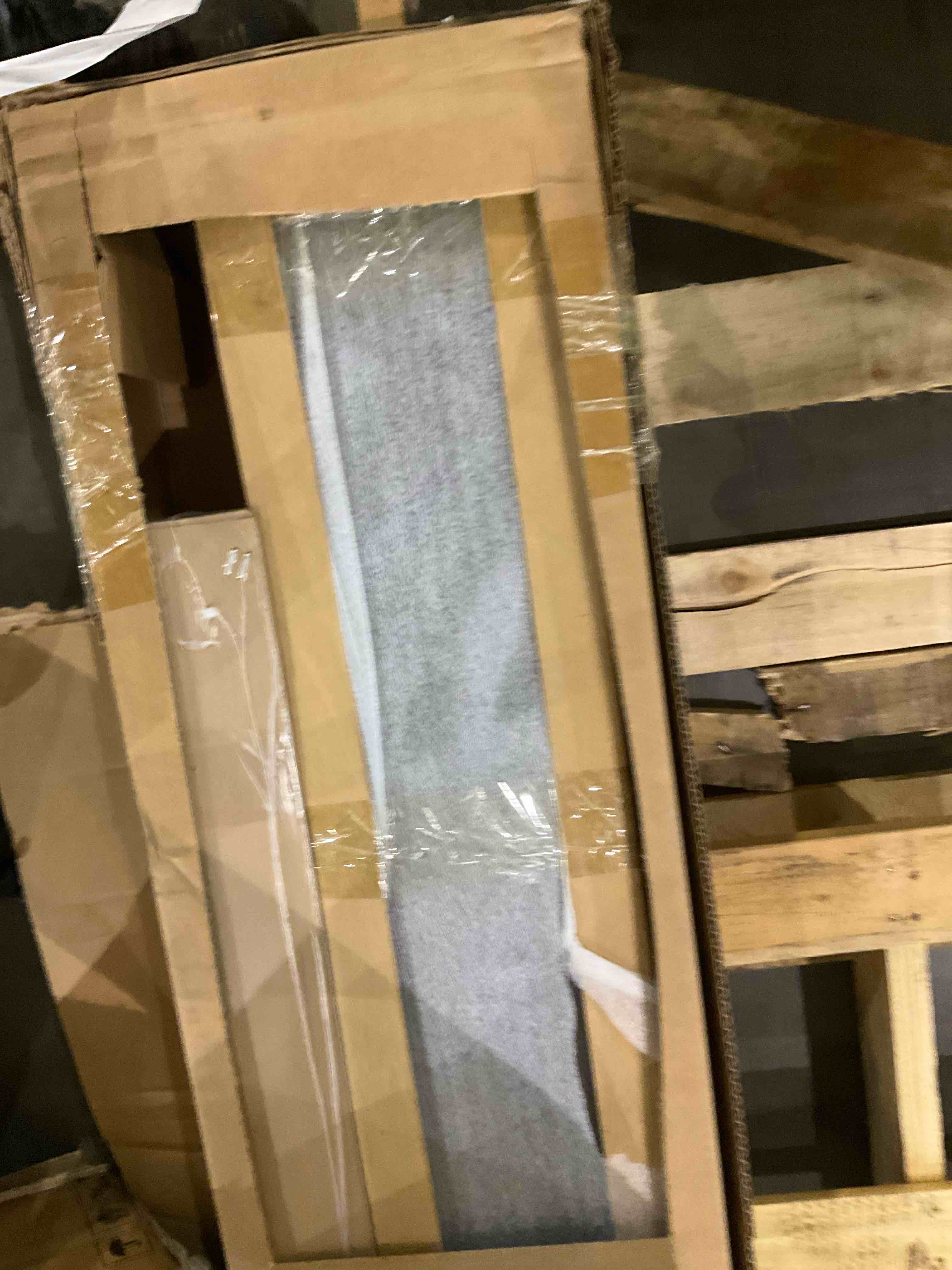 https://s3.amazonaws.com/lotting-images-prod/bidfta/PPE2575753_1745323151742.jpeg
