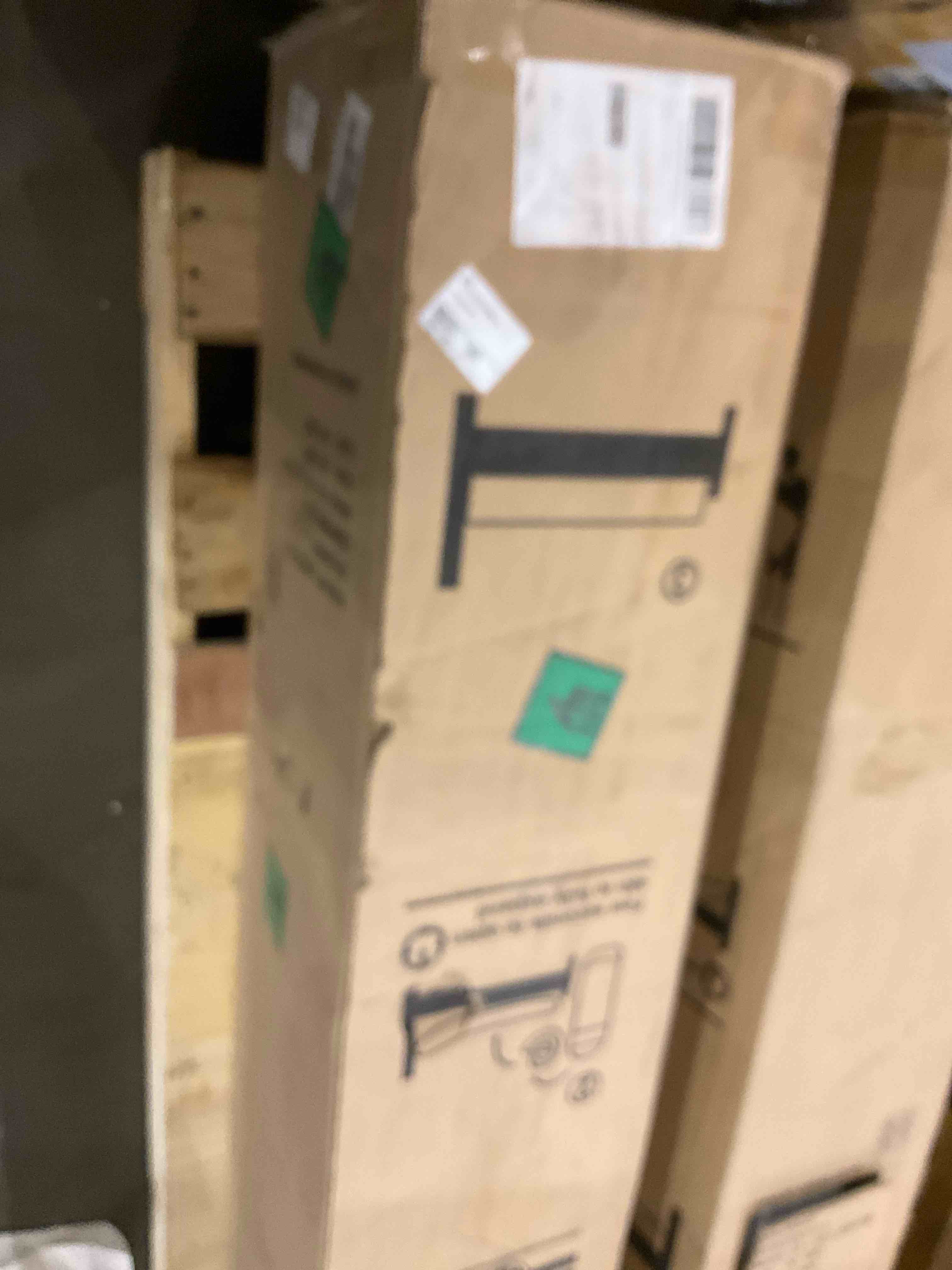 https://s3.amazonaws.com/lotting-images-prod/bidfta/PPE2575762_1745323743349.jpeg