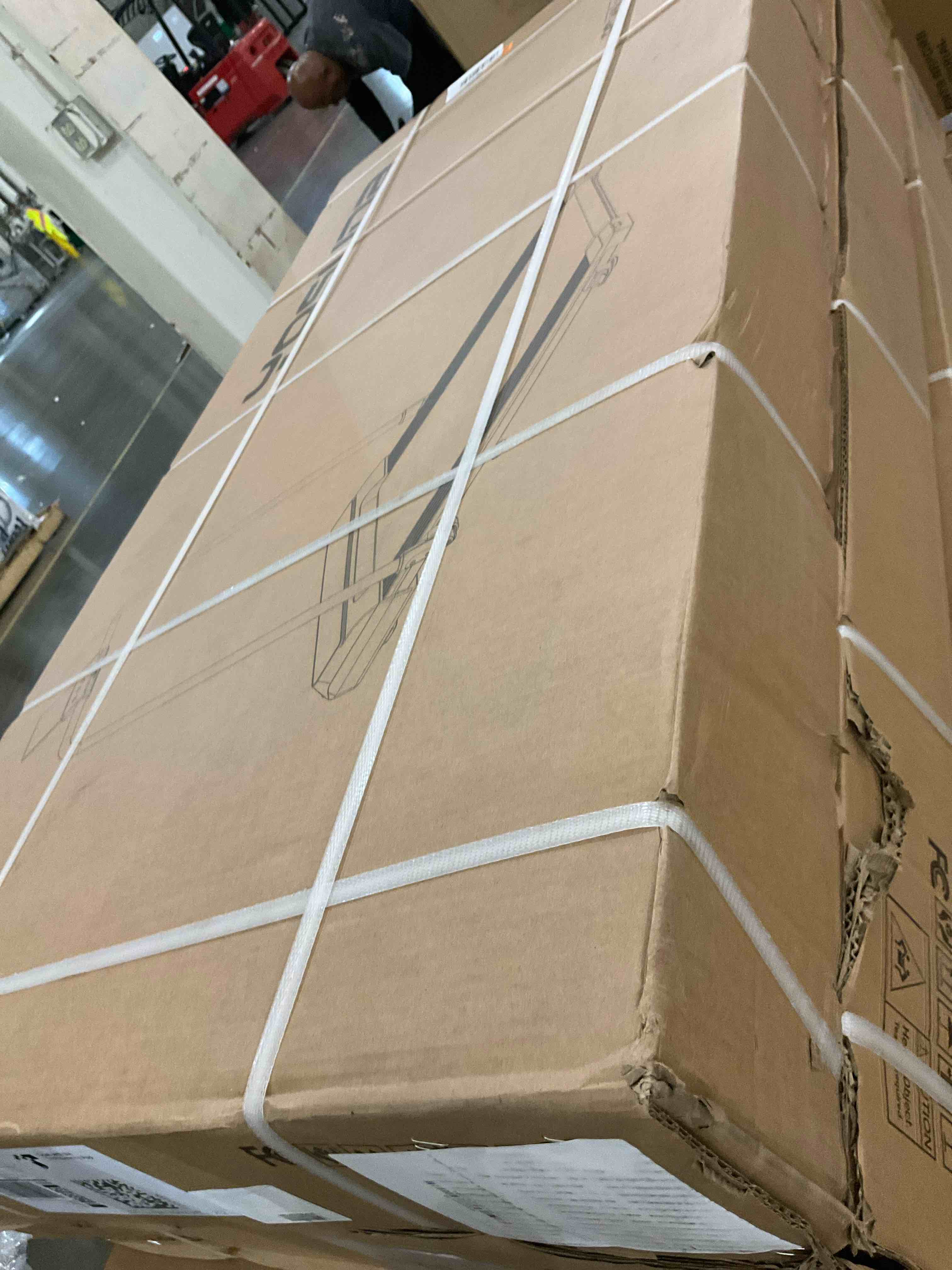 https://s3.amazonaws.com/lotting-images-prod/bidfta/PPE2575841_1745329068481.jpeg