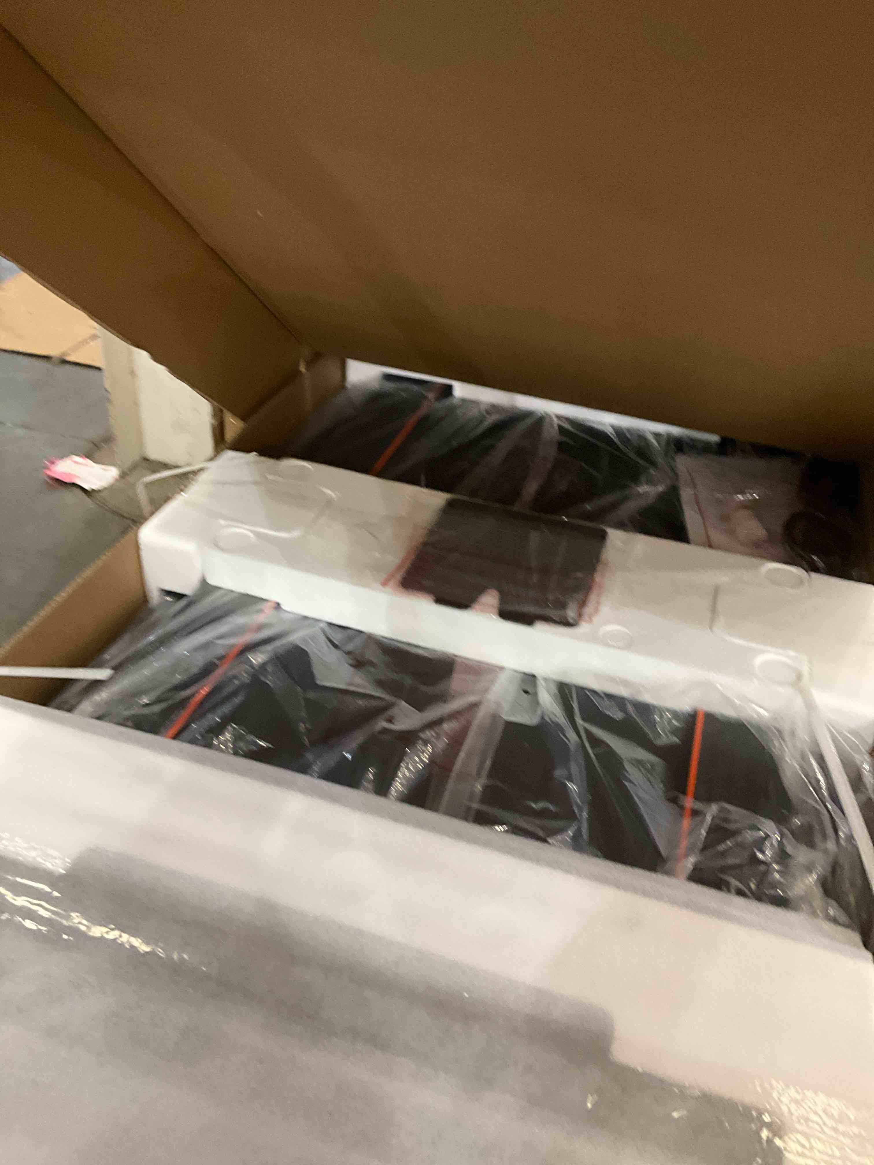 https://s3.amazonaws.com/lotting-images-prod/bidfta/PPE2575841_1745329182345.jpeg