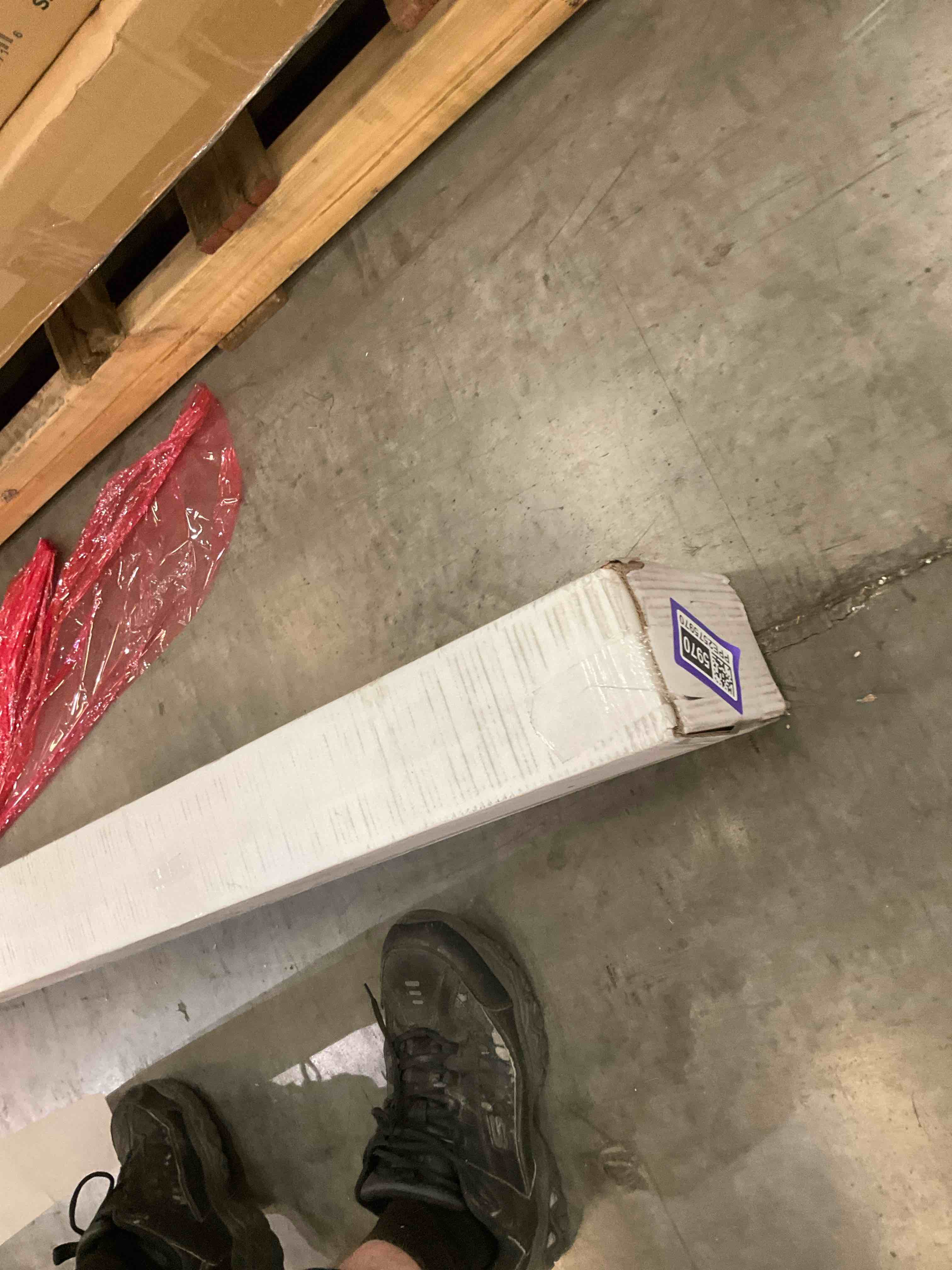 https://s3.amazonaws.com/lotting-images-prod/bidfta/PPE2575970_1745347845211.jpeg