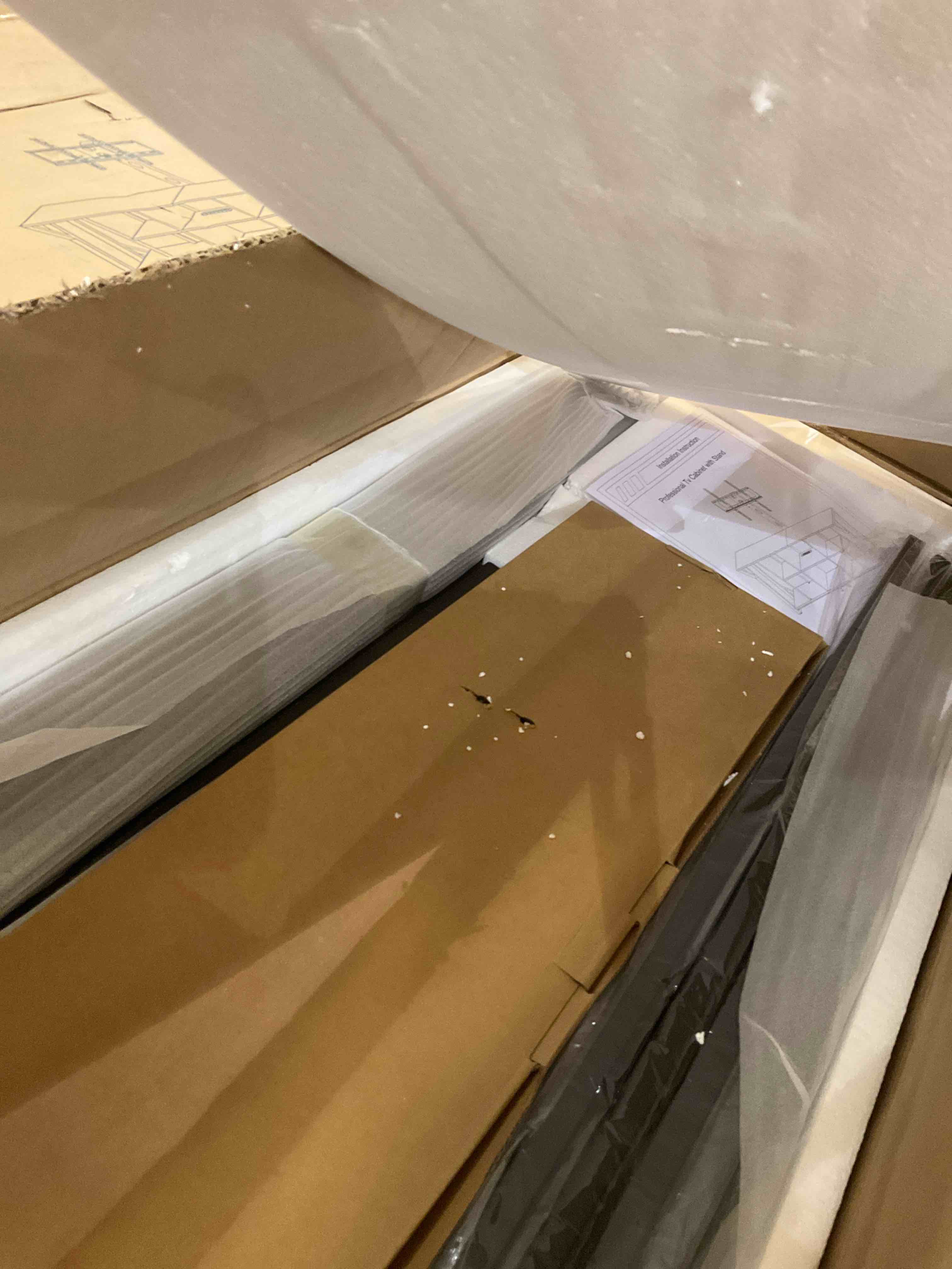 https://s3.amazonaws.com/lotting-images-prod/bidfta/PPE2576062_1745334505036.jpeg