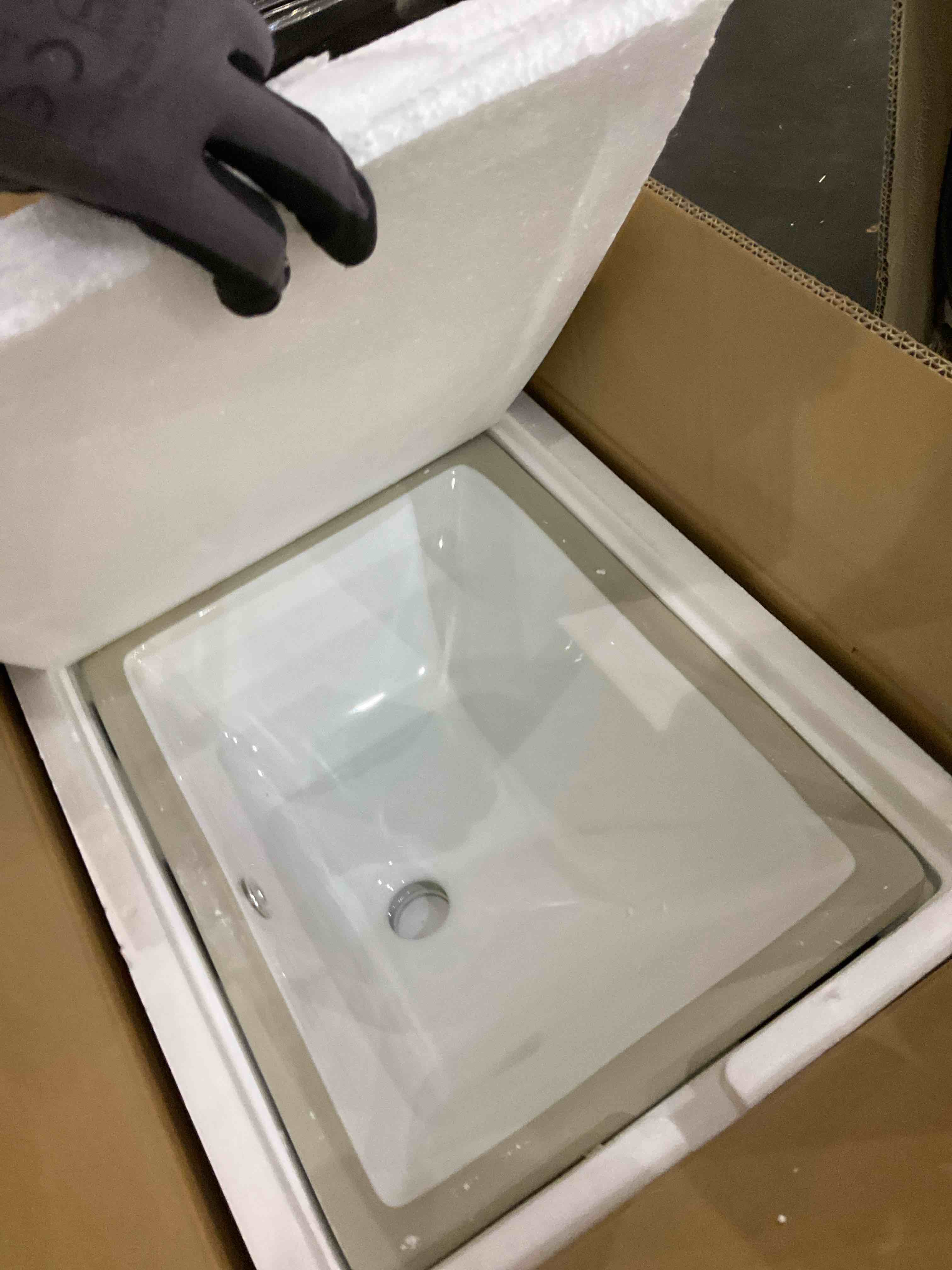 https://s3.amazonaws.com/lotting-images-prod/bidfta/PPE2576350_1745581487963.jpeg