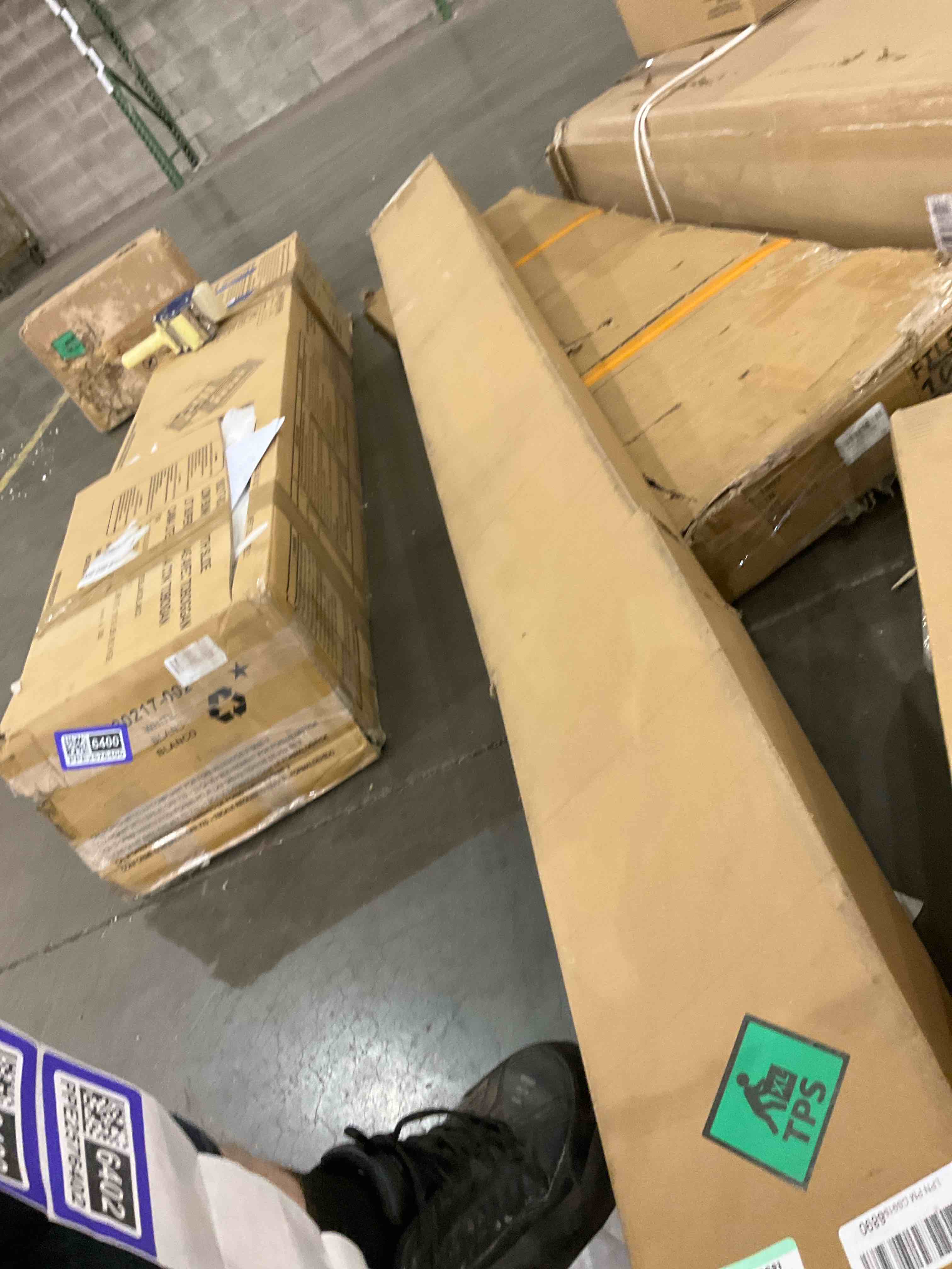 https://s3.amazonaws.com/lotting-images-prod/bidfta/PPE2576401_1745587565435.jpeg