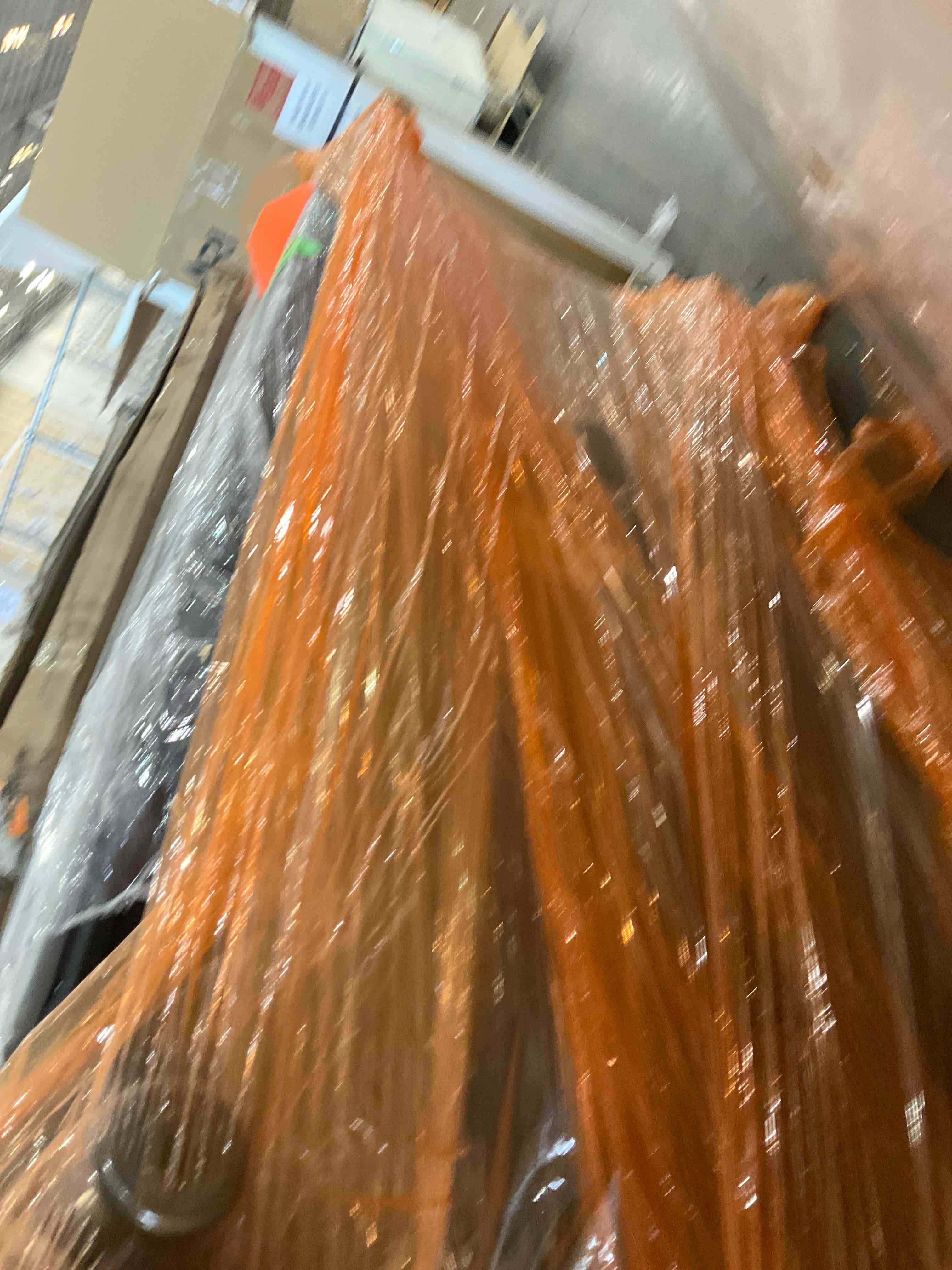 https://s3.amazonaws.com/lotting-images-prod/bidfta/PPE2577146_1746123802959.jpeg