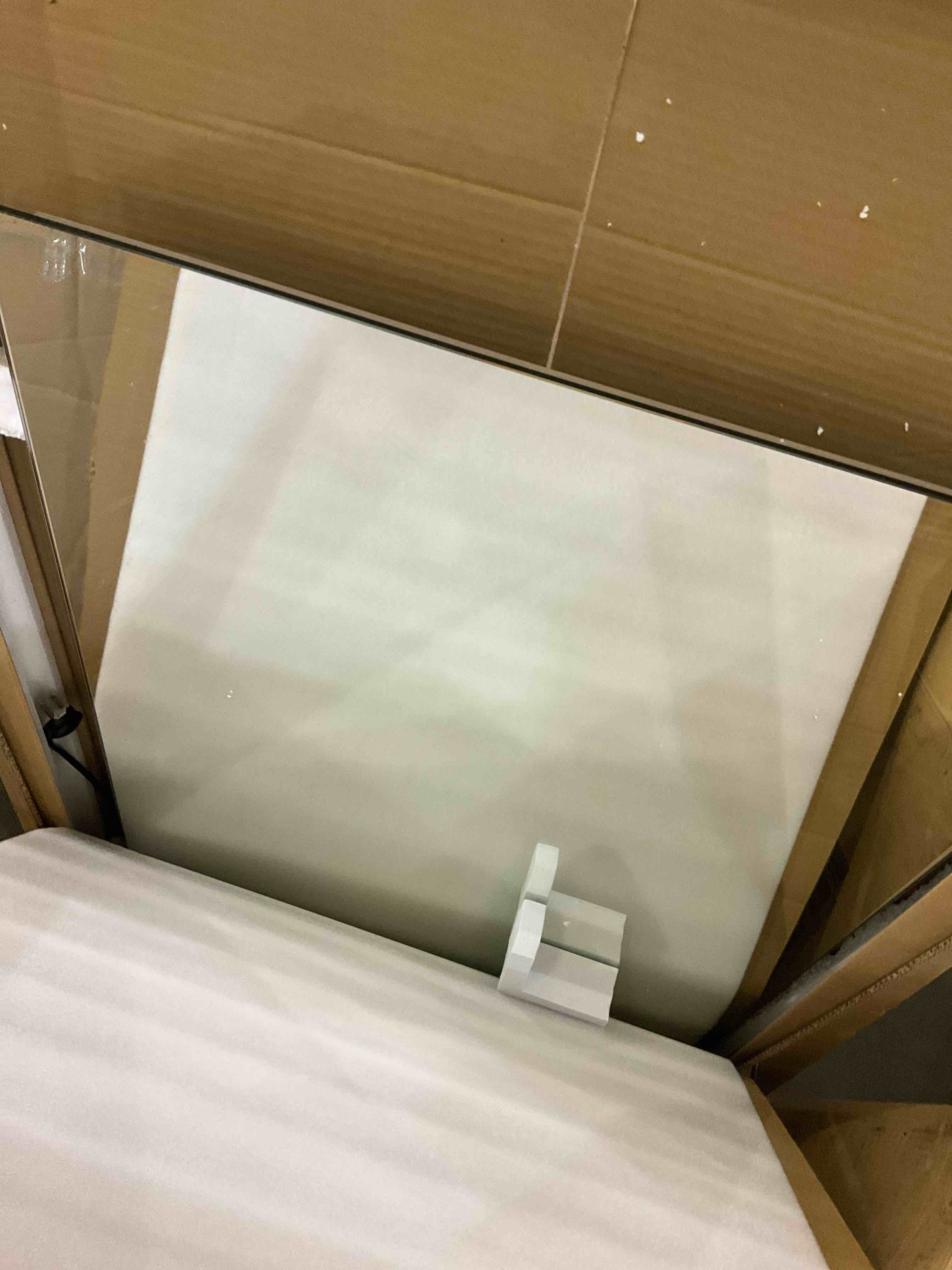 https://s3.amazonaws.com/lotting-images-prod/bidfta/PPE2577389_1746198687030.jpeg