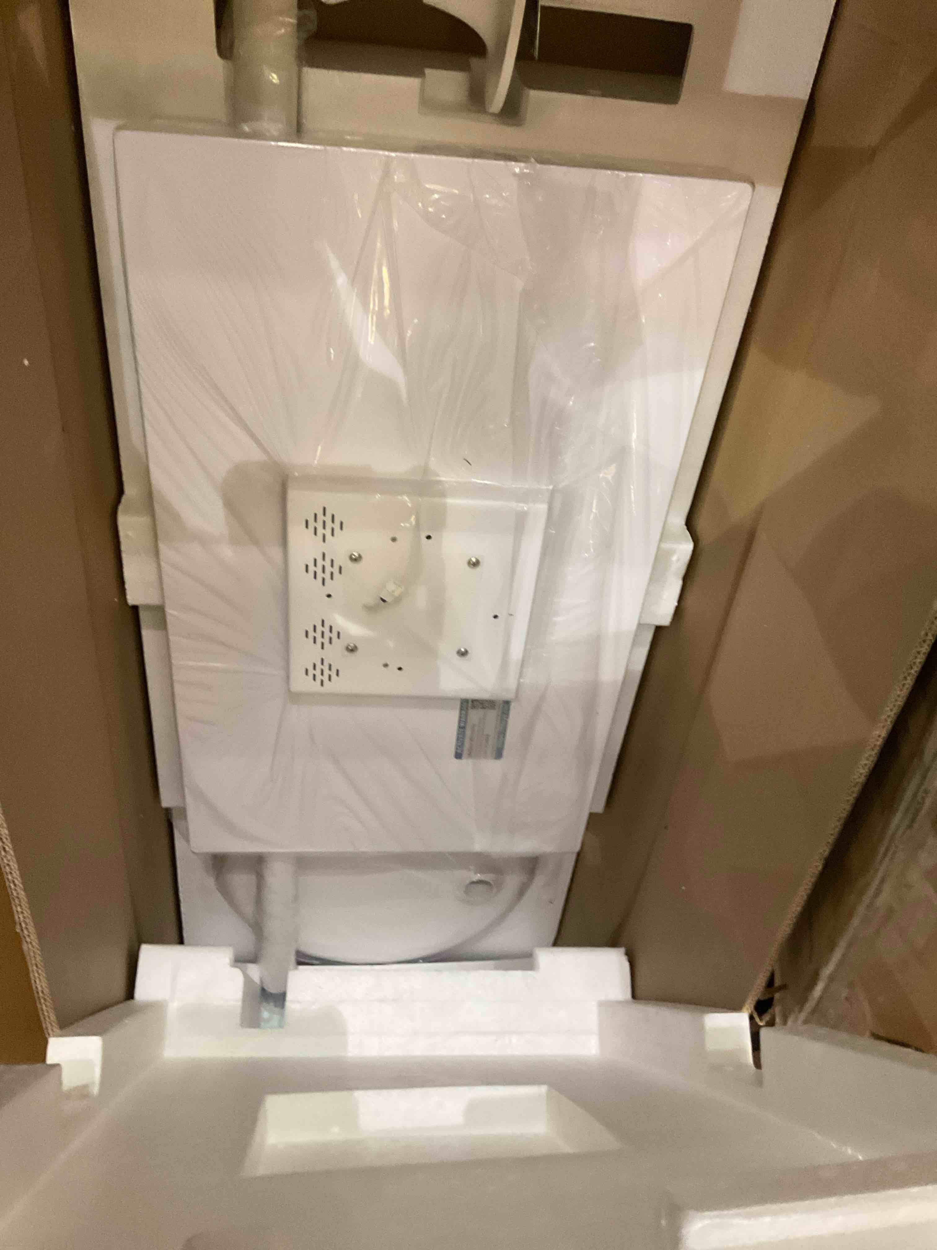 https://s3.amazonaws.com/lotting-images-prod/bidfta/PPE2577542_1746463539046.jpeg