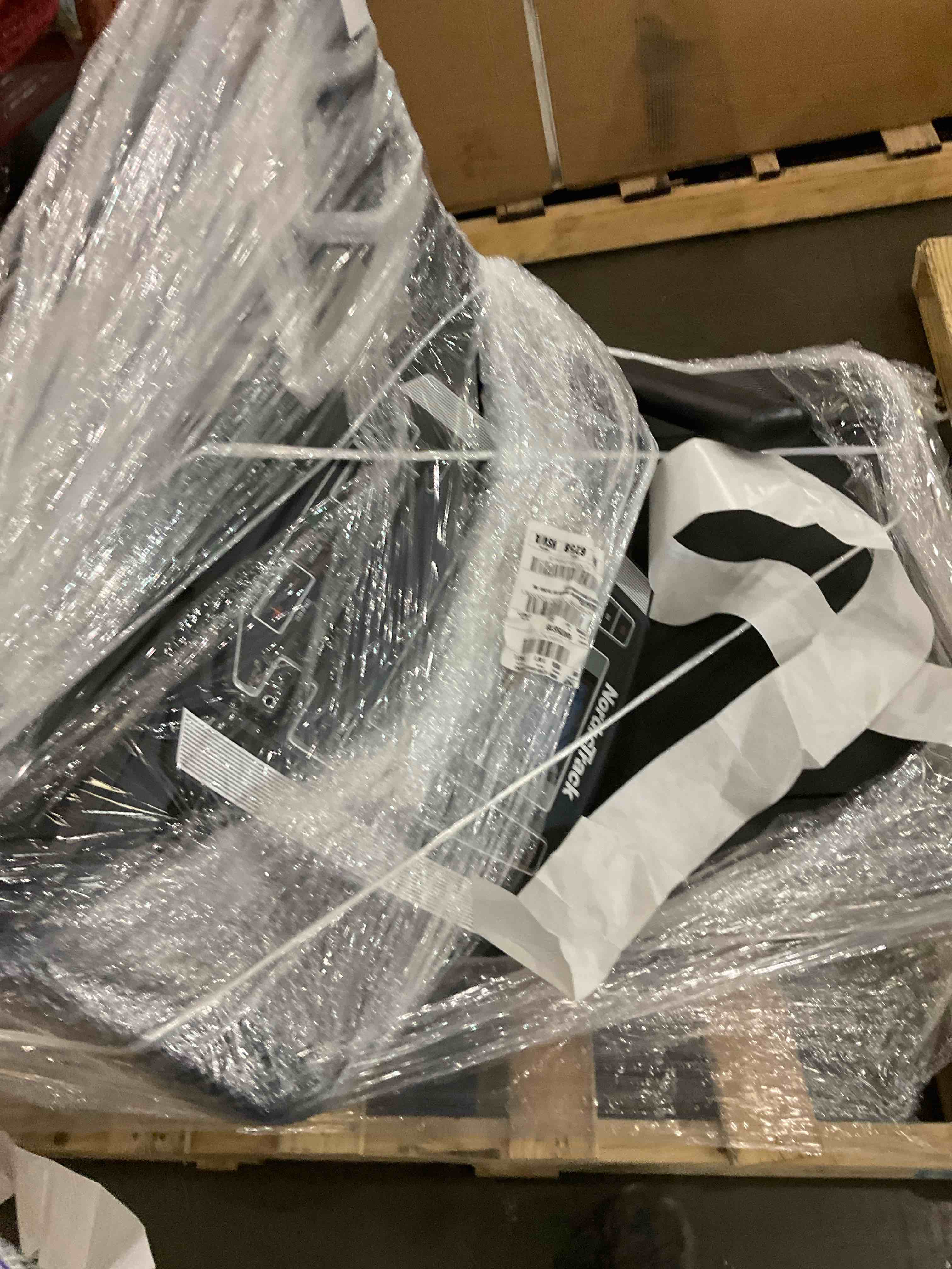 https://s3.amazonaws.com/lotting-images-prod/bidfta/PPE2577545_1746463726128.jpeg