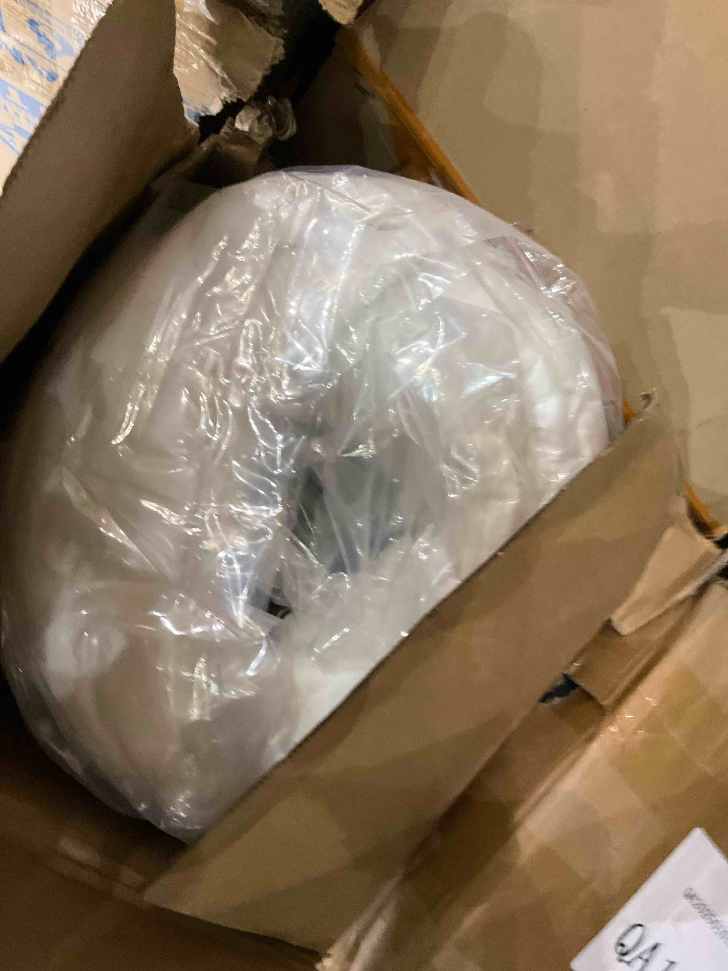 https://s3.amazonaws.com/lotting-images-prod/bidfta/PPE2577561_1746465042412.jpeg