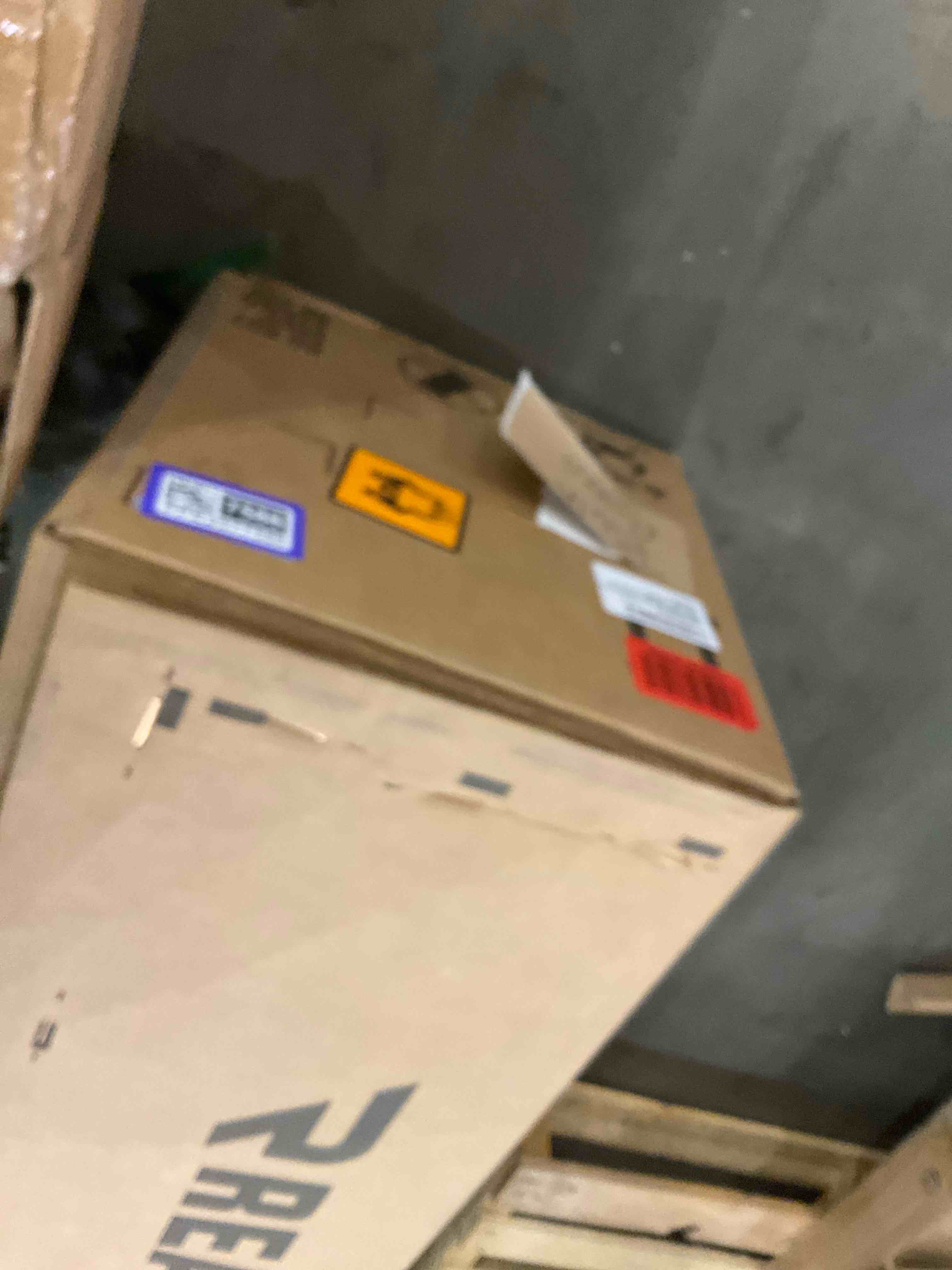 https://s3.amazonaws.com/lotting-images-prod/bidfta/PPE2577586_1746467264470.jpeg