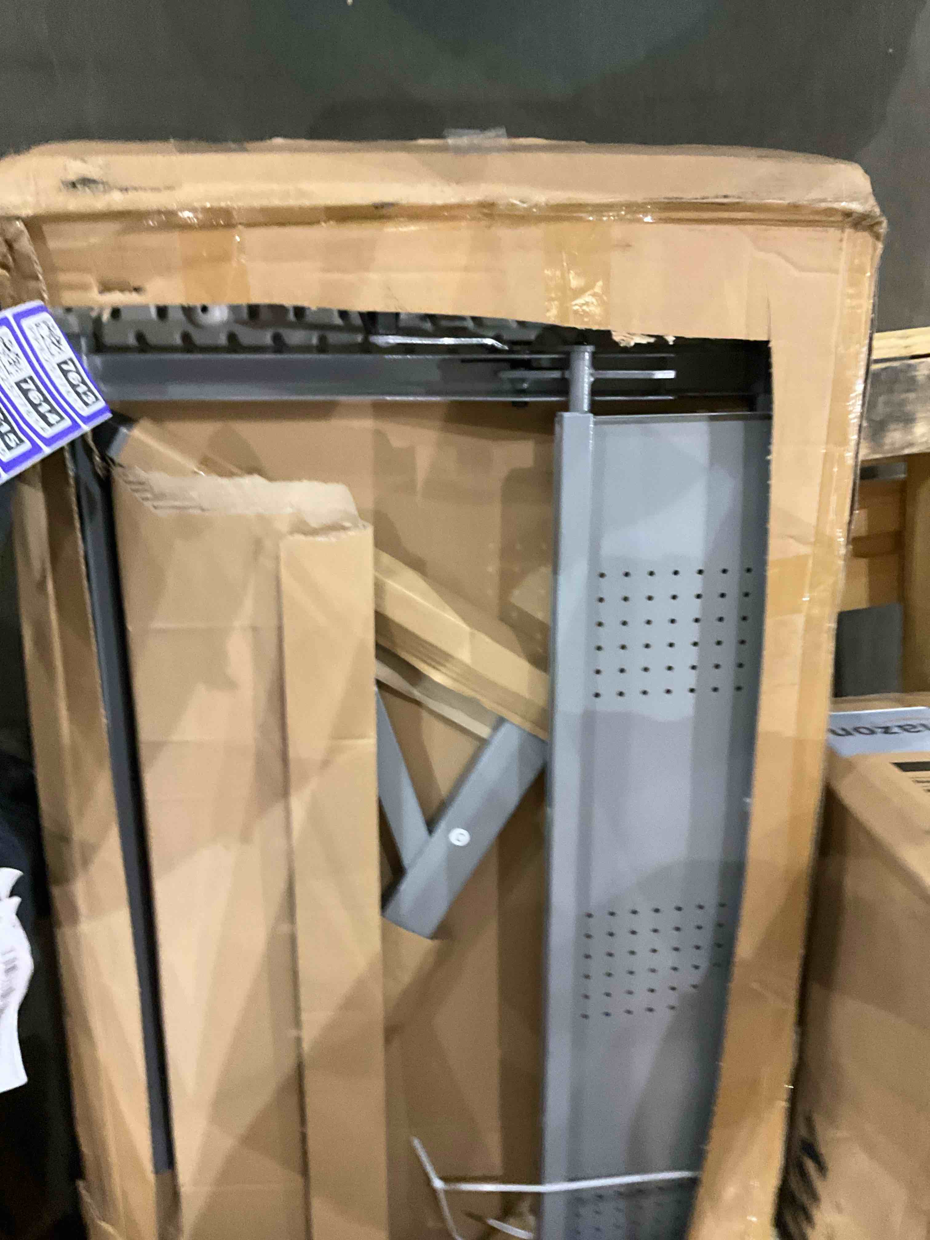 https://s3.amazonaws.com/lotting-images-prod/bidfta/PPE2577614_1746471291385.jpeg
