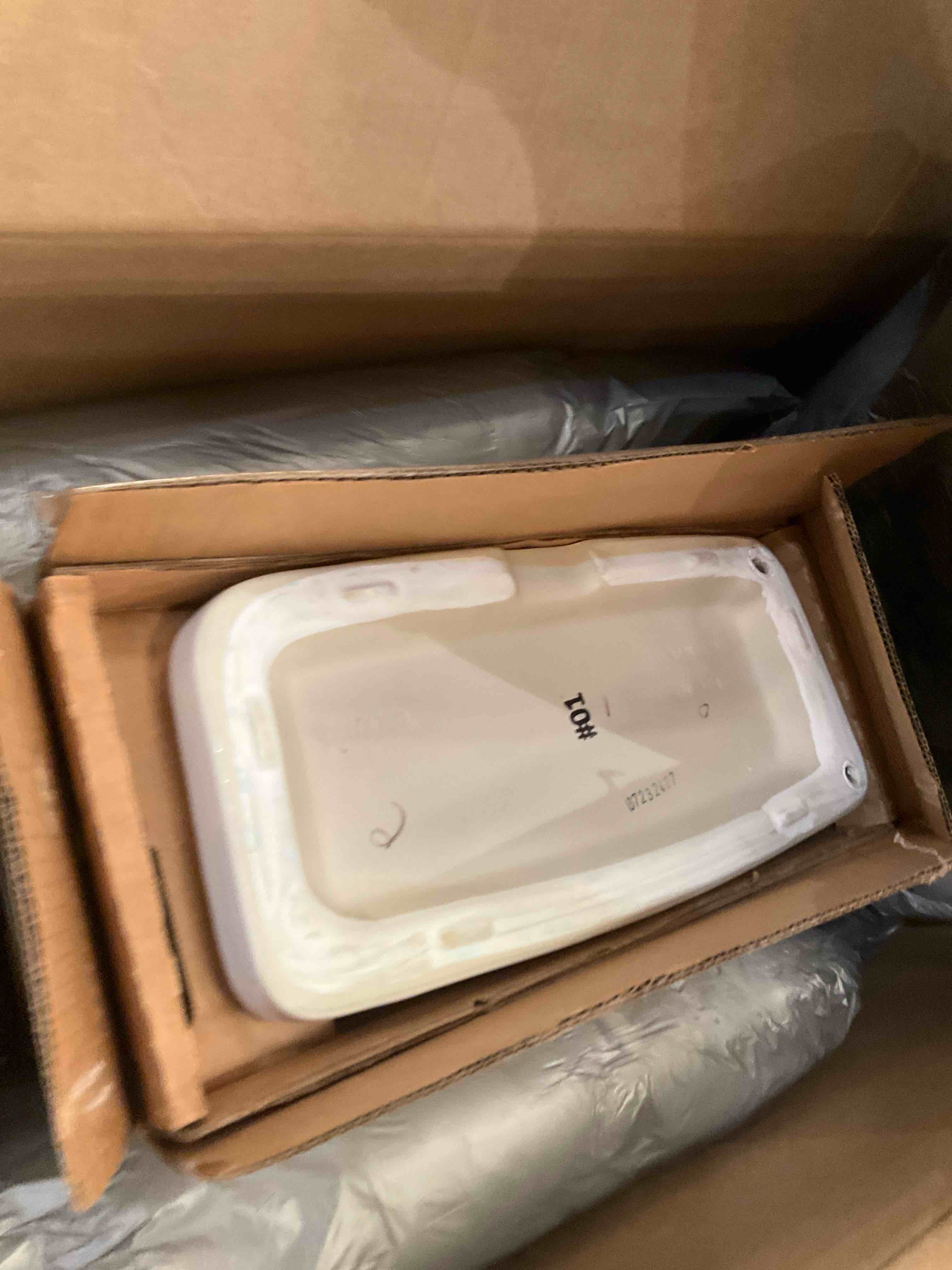 https://s3.amazonaws.com/lotting-images-prod/bidfta/PPE2577645_1746549367843.jpeg