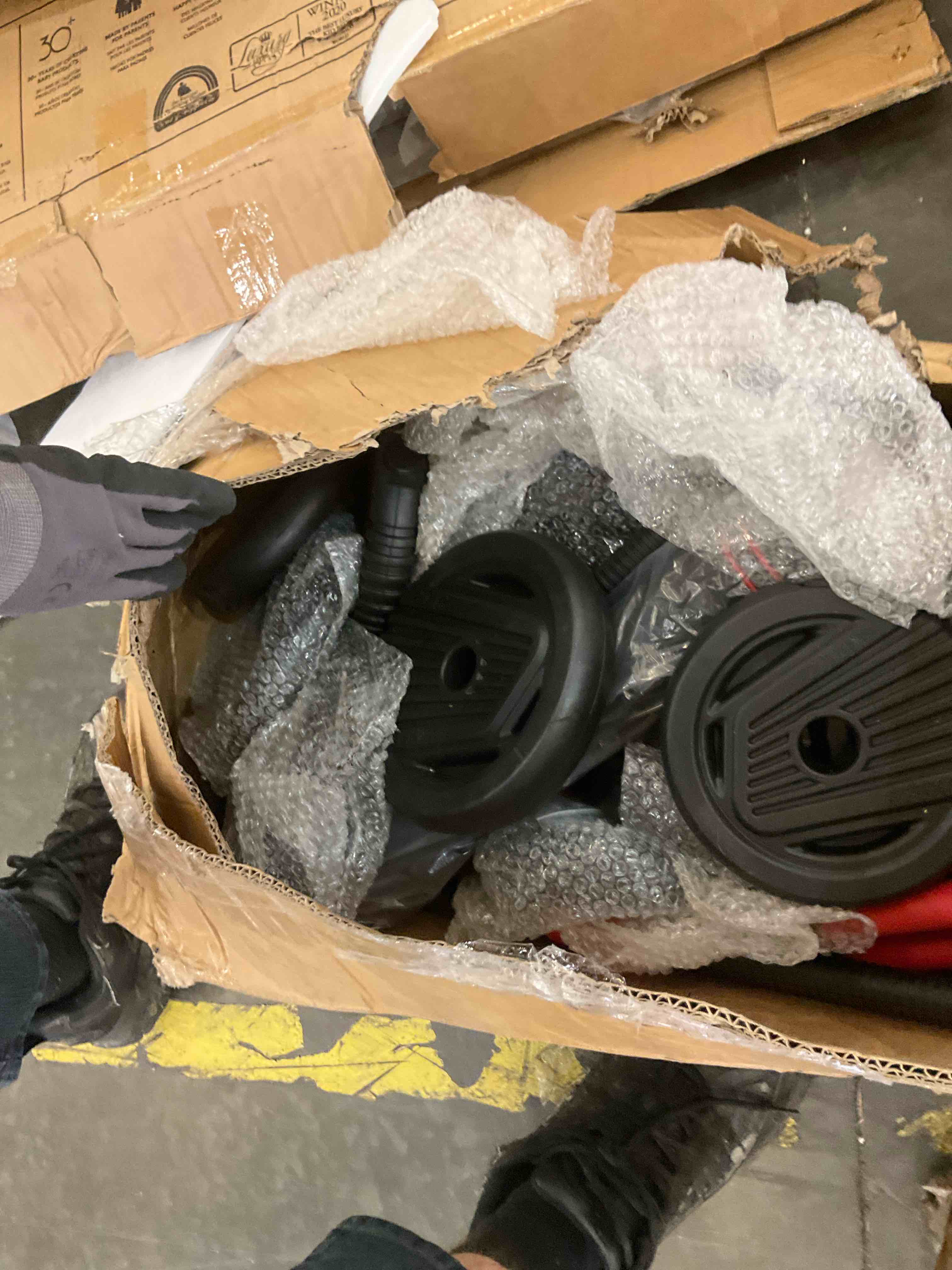 https://s3.amazonaws.com/lotting-images-prod/bidfta/PPE2577672_1746544410198.jpeg