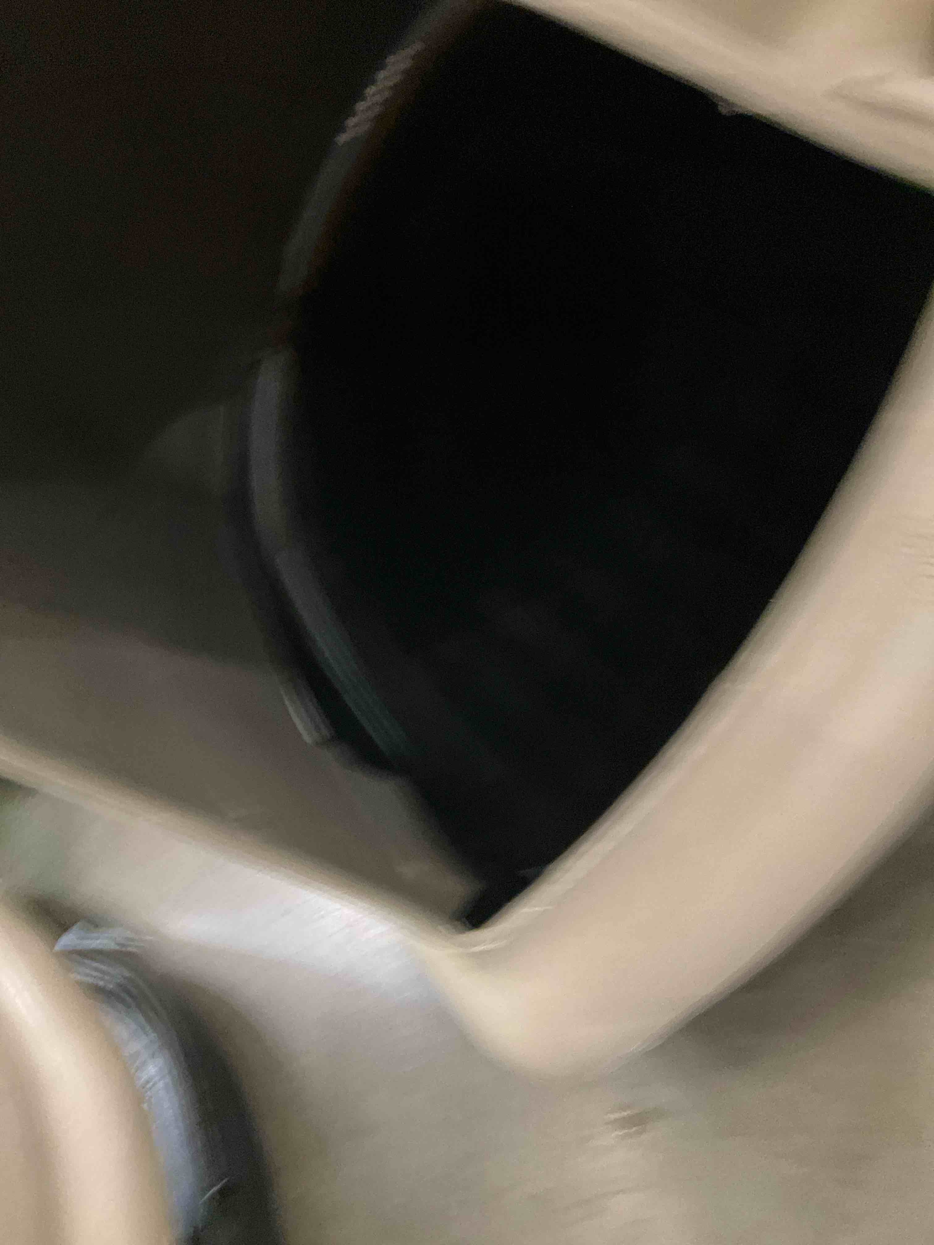 https://s3.amazonaws.com/lotting-images-prod/bidfta/PPE2577700_1746543180548.jpeg