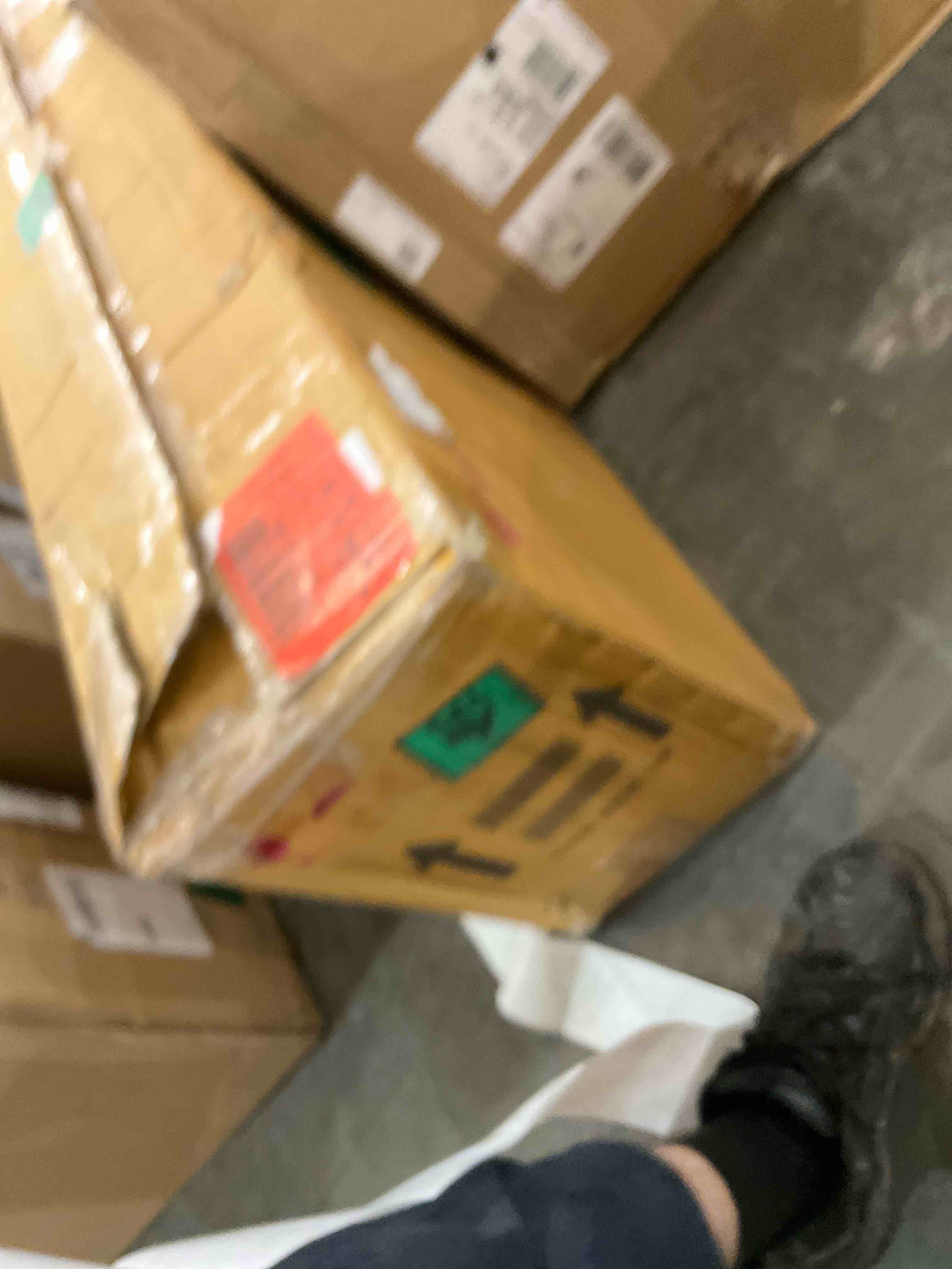 https://s3.amazonaws.com/lotting-images-prod/bidfta/PPE2577772_1746535299383.jpeg