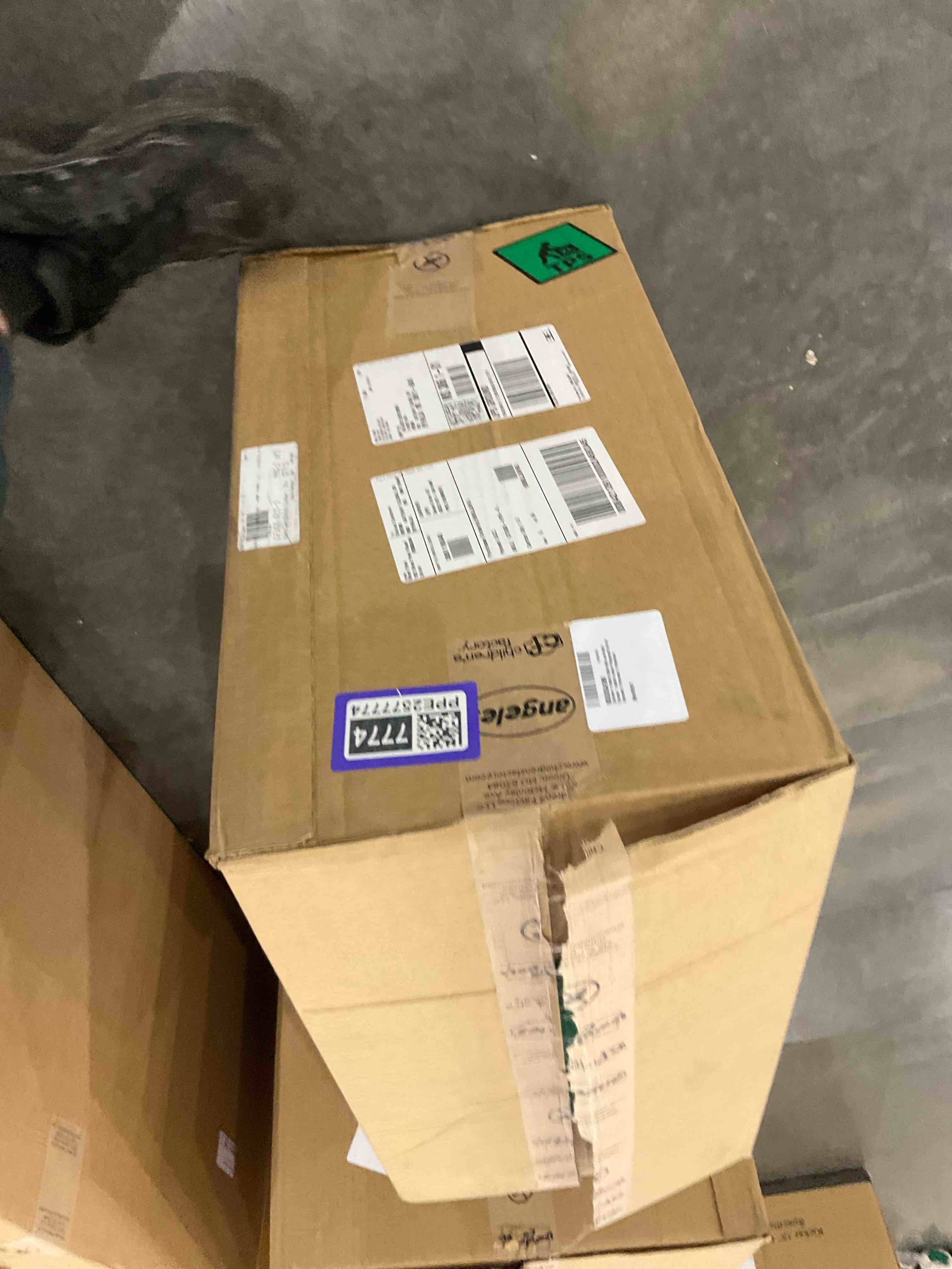 https://s3.amazonaws.com/lotting-images-prod/bidfta/PPE2577774_1746535184920.jpeg