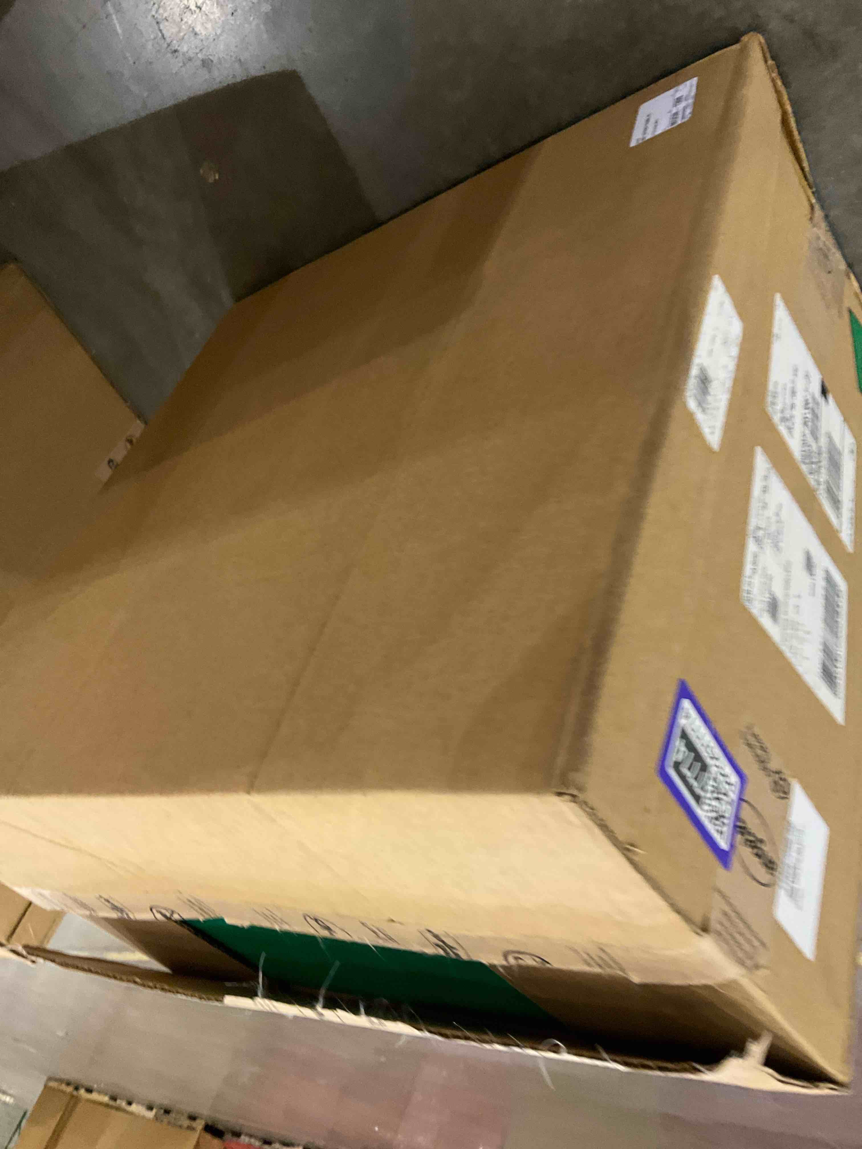 https://s3.amazonaws.com/lotting-images-prod/bidfta/PPE2577774_1746535186545.jpeg