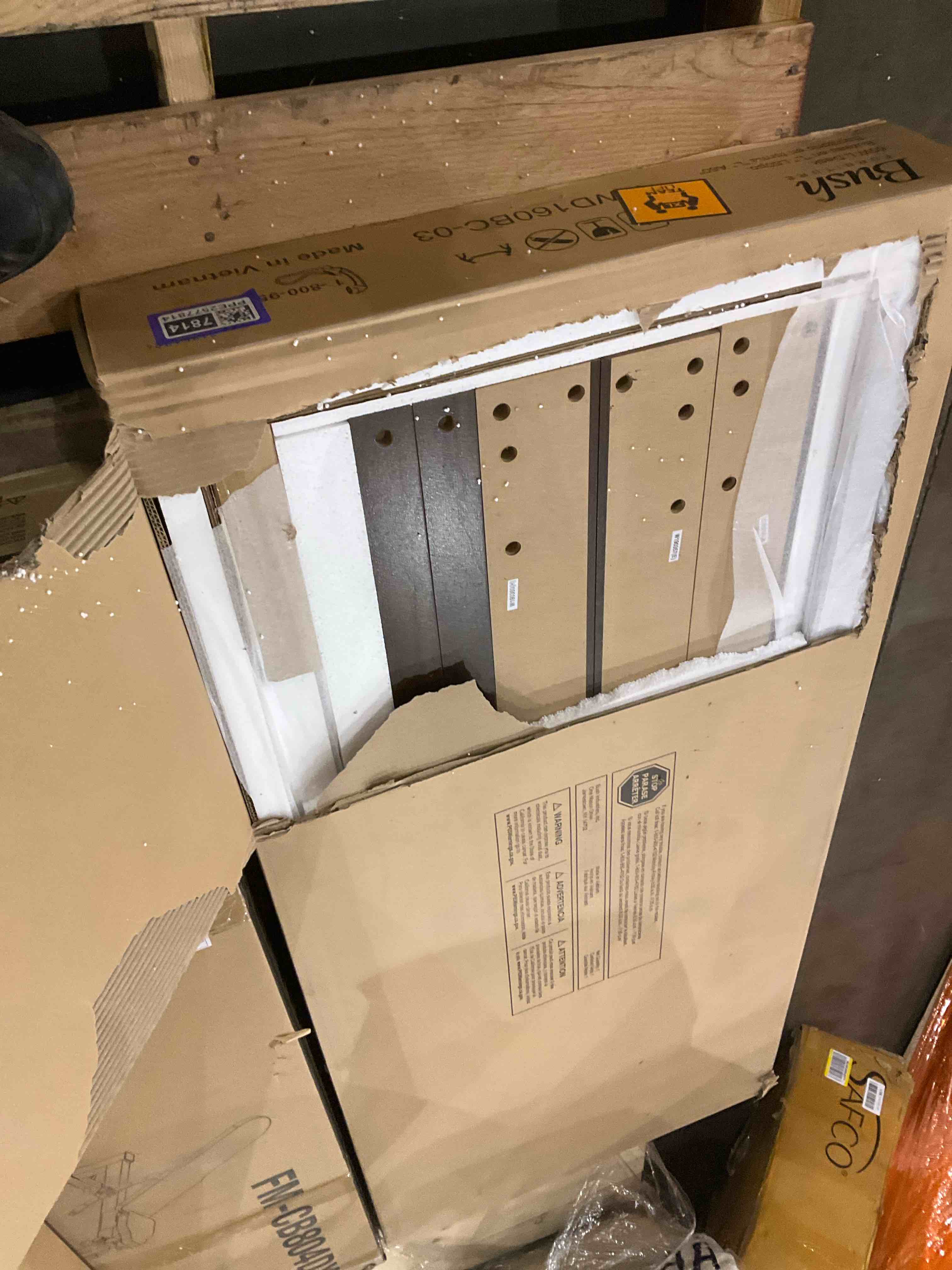 https://s3.amazonaws.com/lotting-images-prod/bidfta/PPE2577812_1746533394493.jpeg