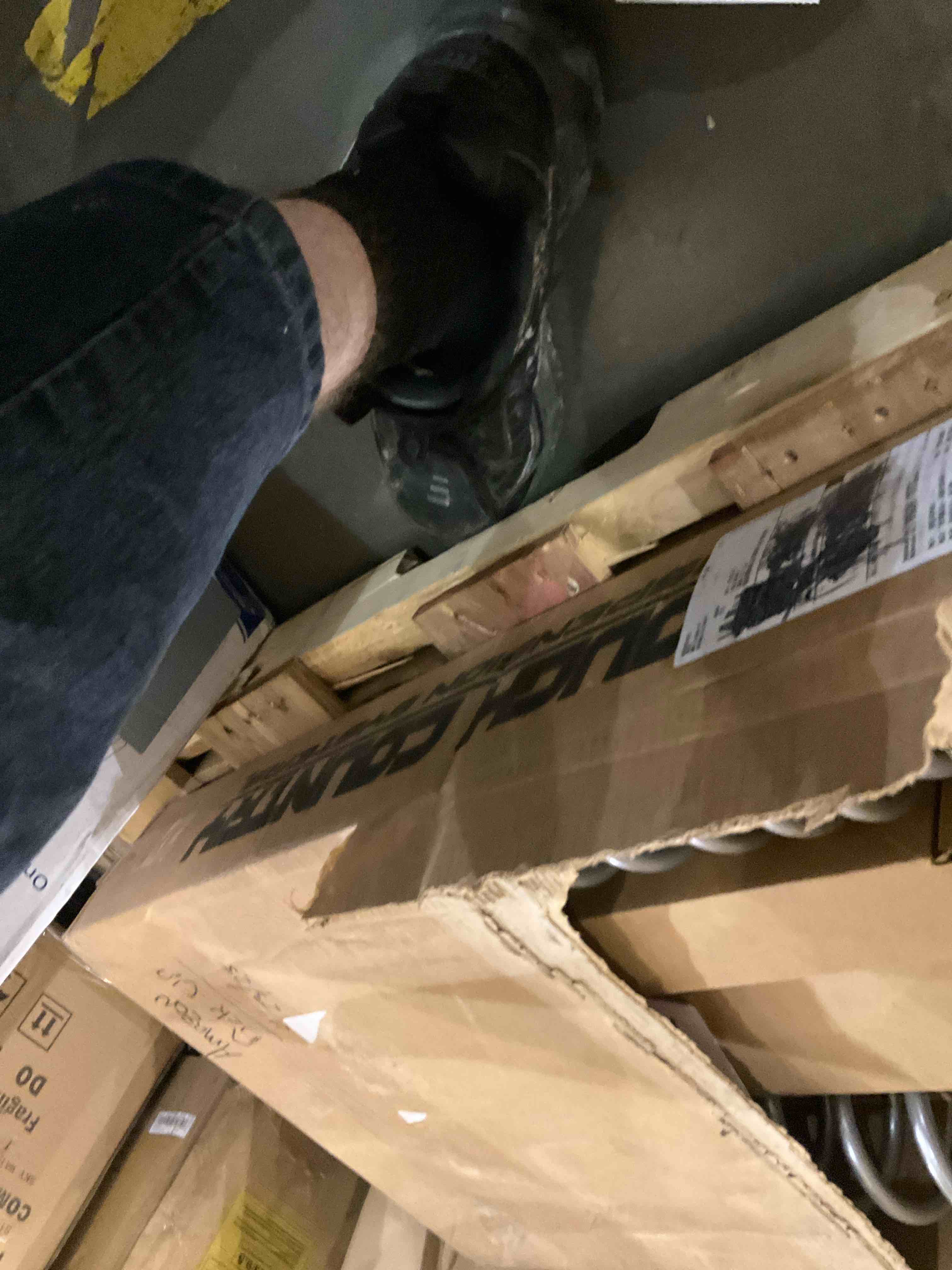 https://s3.amazonaws.com/lotting-images-prod/bidfta/PPE2577817_1746533172545.jpeg