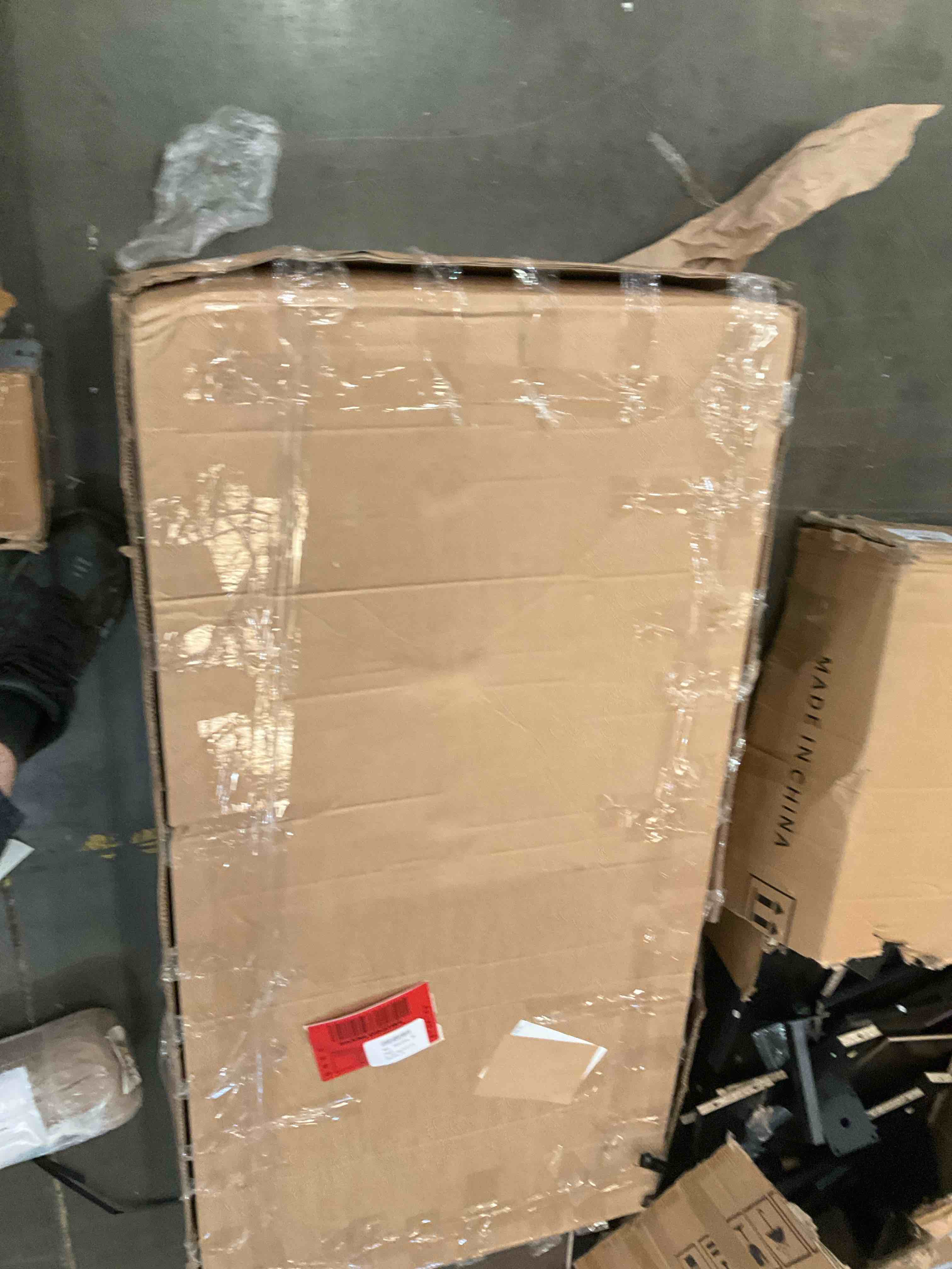 https://s3.amazonaws.com/lotting-images-prod/bidfta/PPE2577970_1746555639664.jpeg