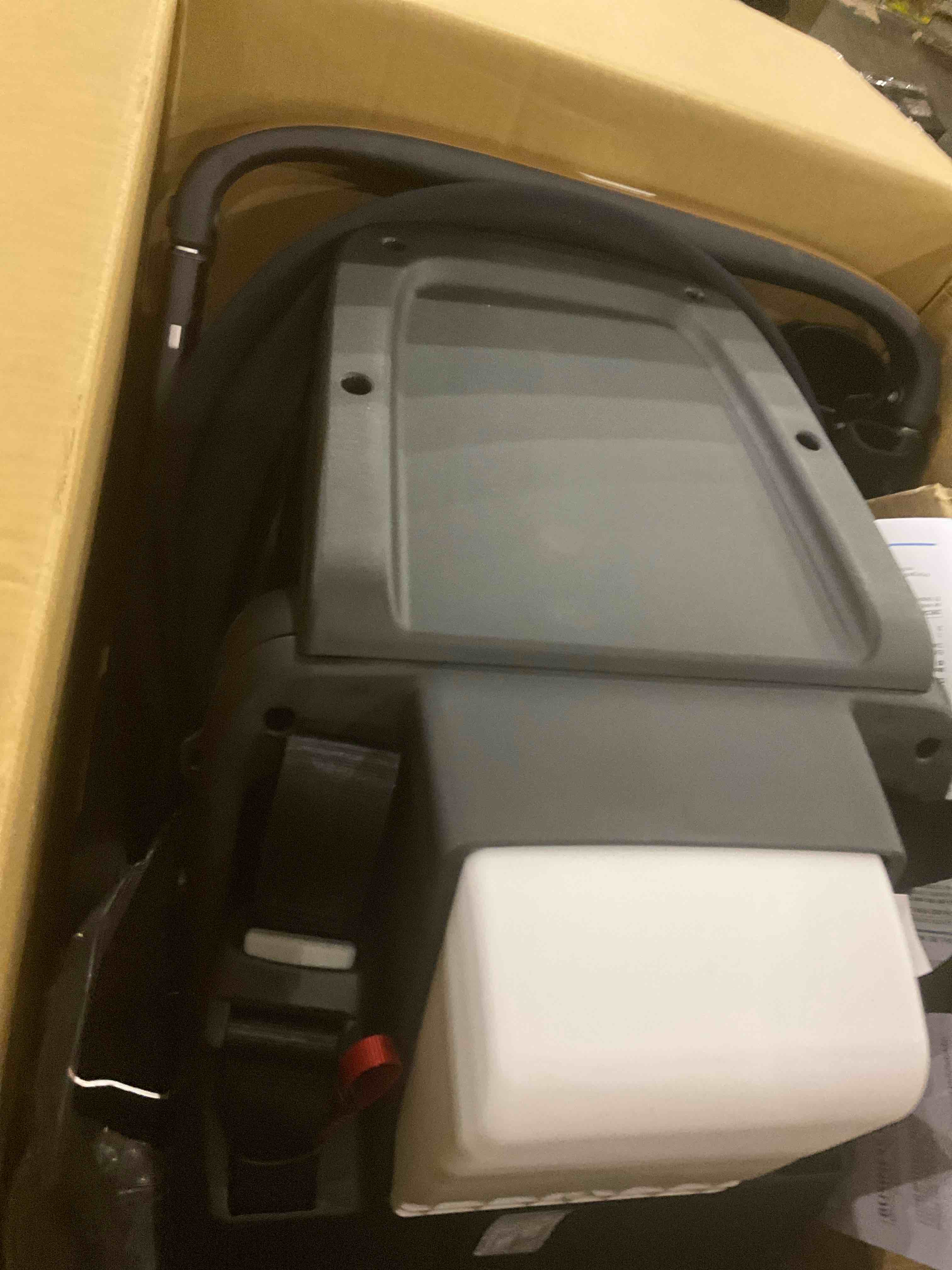https://s3.amazonaws.com/lotting-images-prod/bidfta/PPE2578039_1745239412932.jpeg