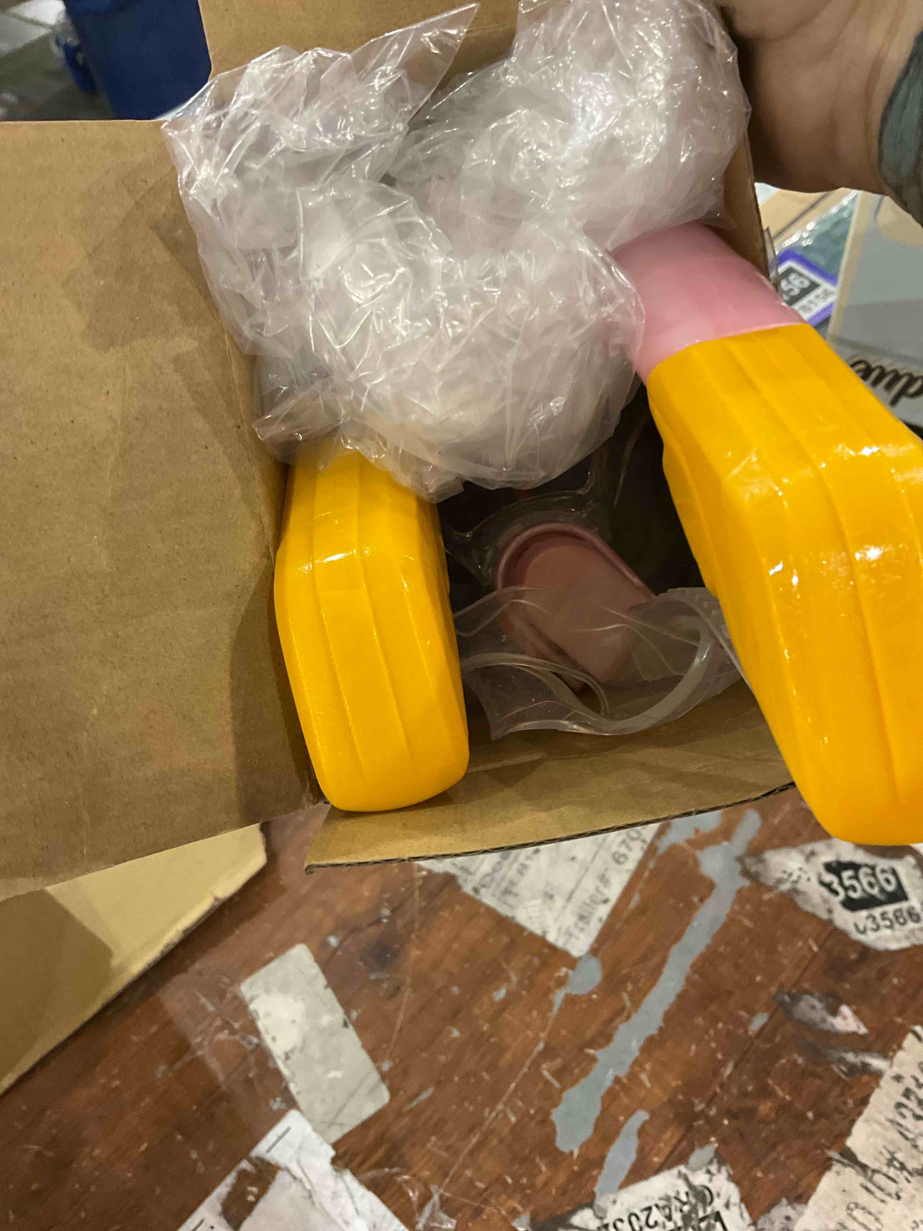 https://s3.amazonaws.com/lotting-images-prod/bidfta/PPE2578159_1745239089881.jpeg