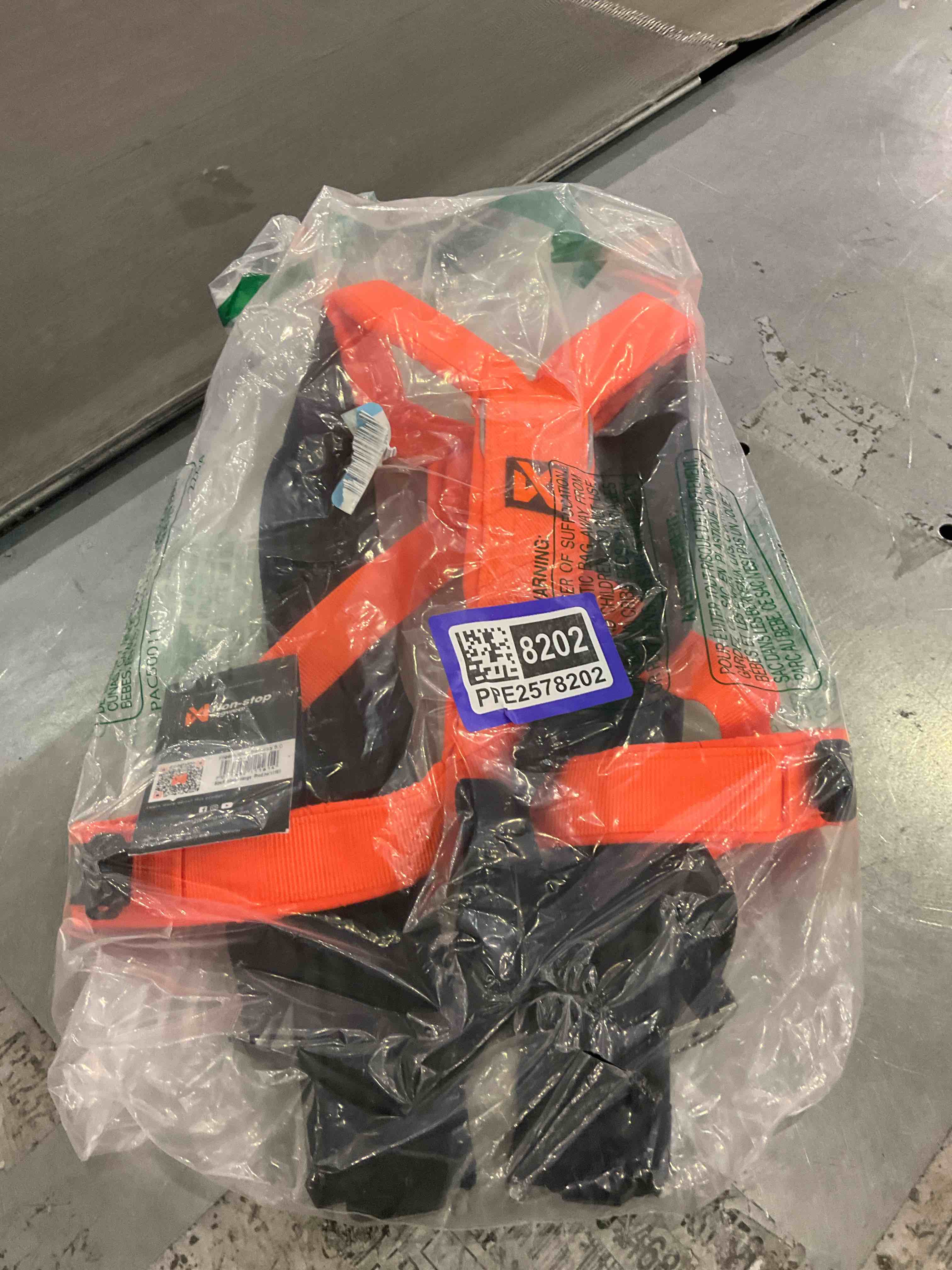 https://s3.amazonaws.com/lotting-images-prod/bidfta/PPE2578202_1745240123404.jpeg